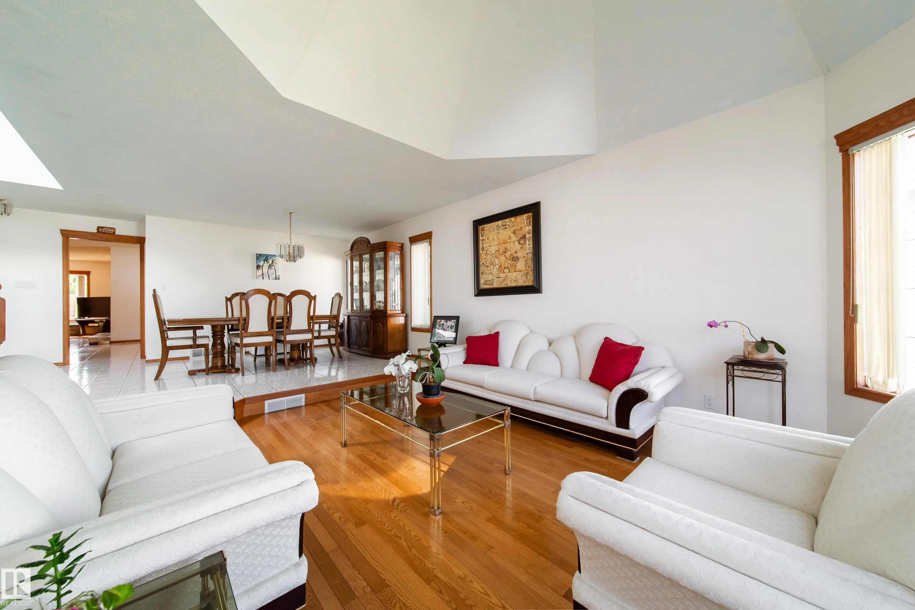 4228 46 St NW