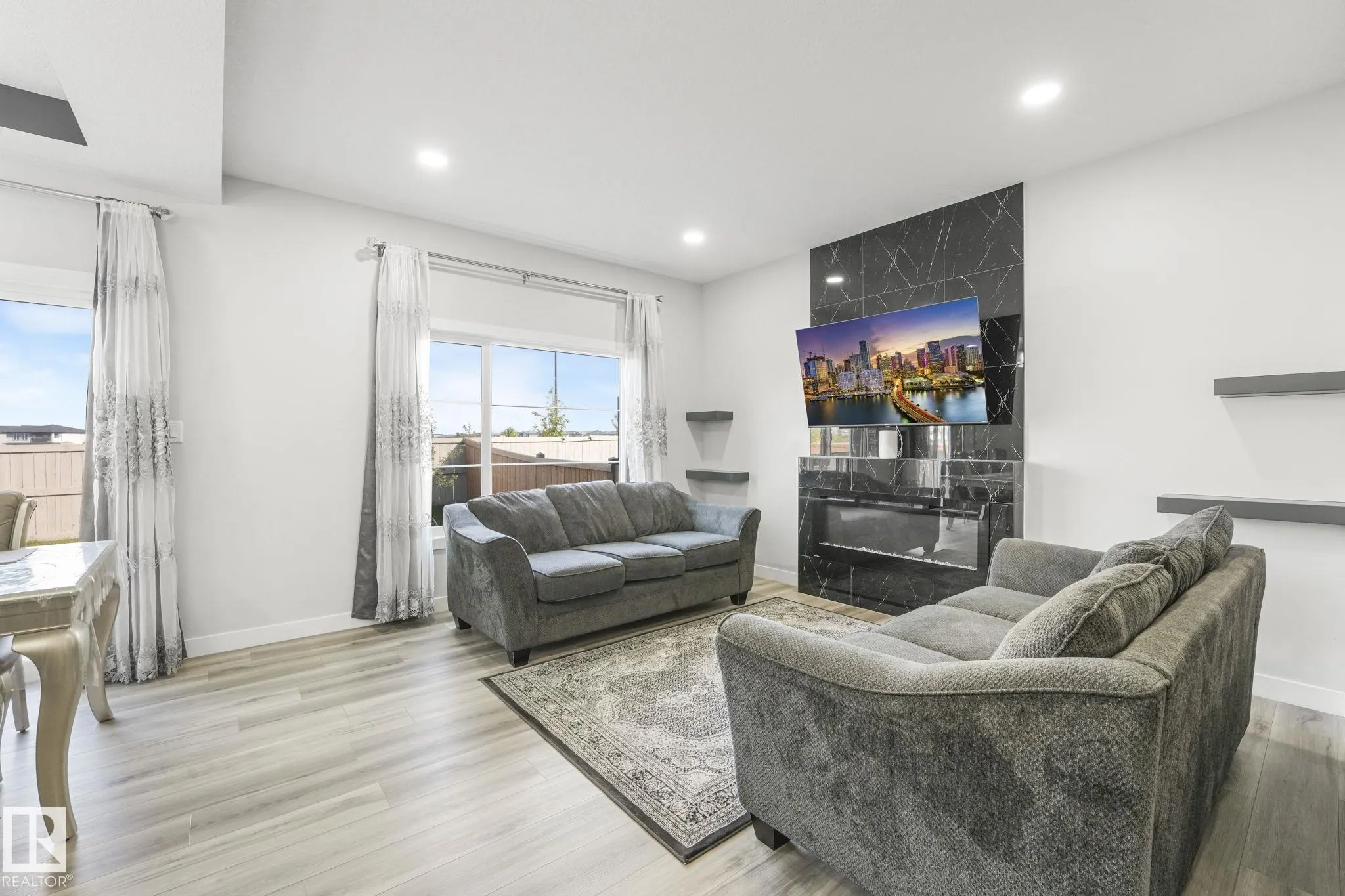 5325 KIMBALL Place