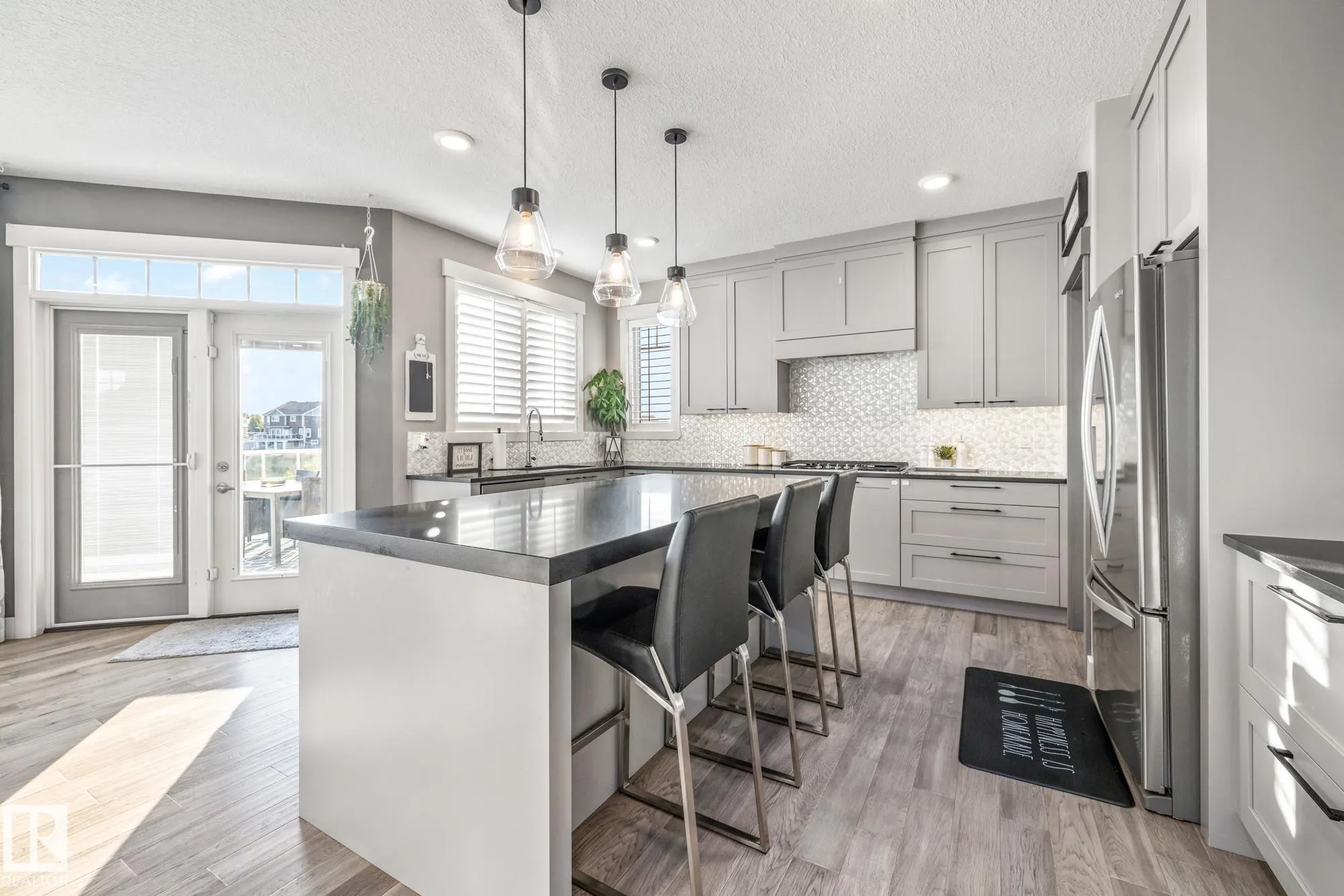 4210 VETERANS Way