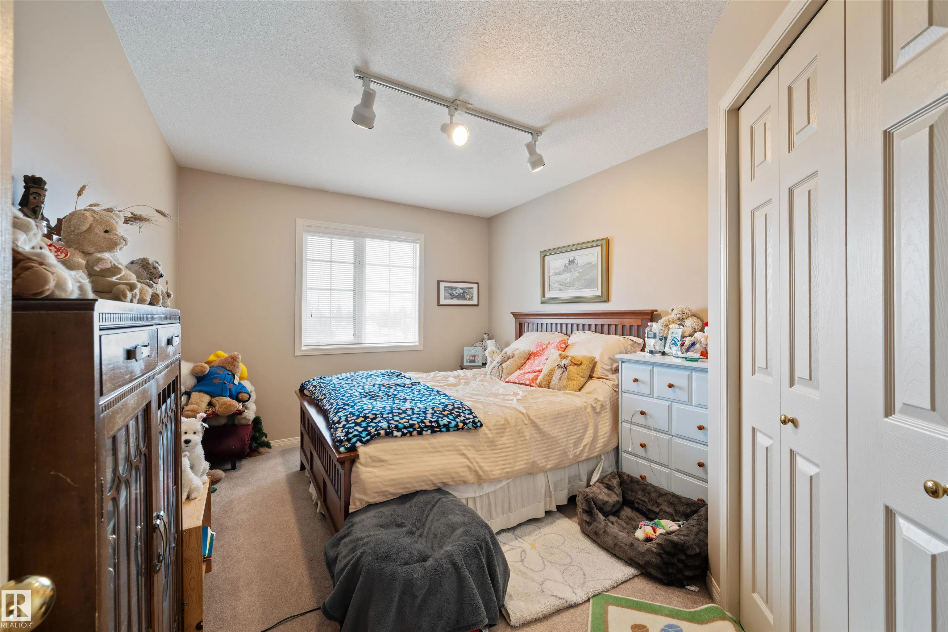 403 TWIN BROOKS Crescent