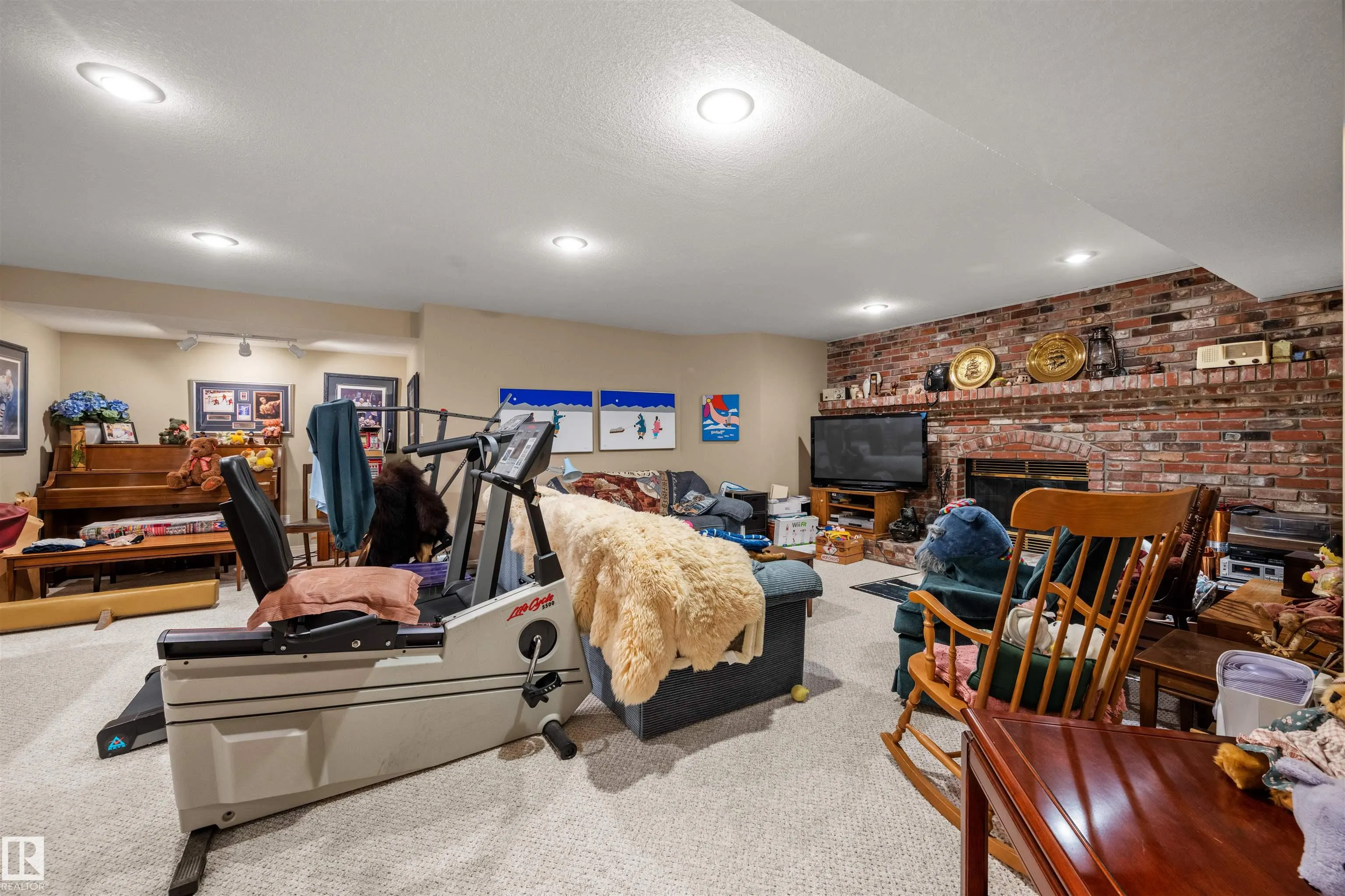403 TWIN BROOKS Crescent