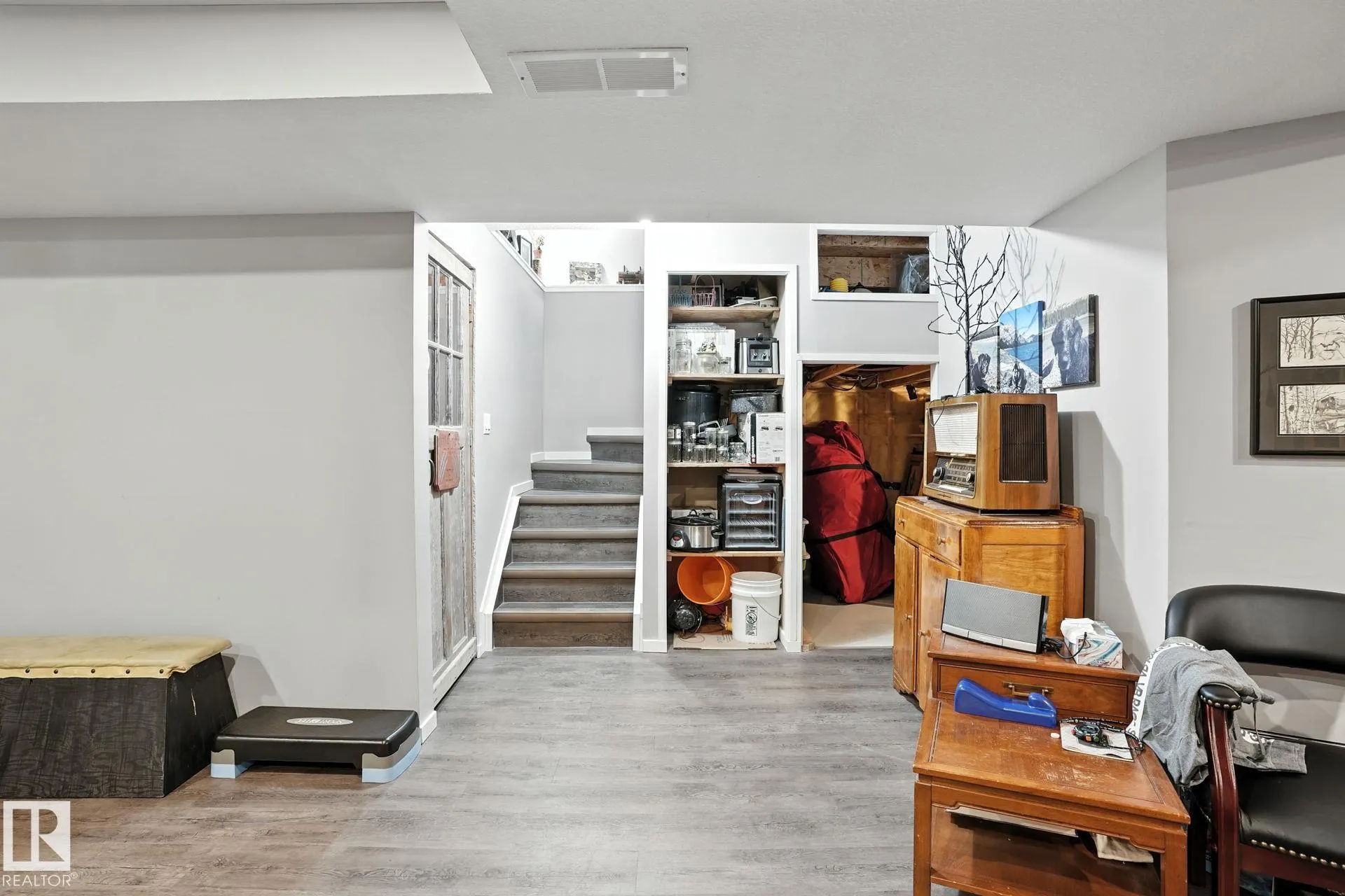 53 CREEKSIDE Way