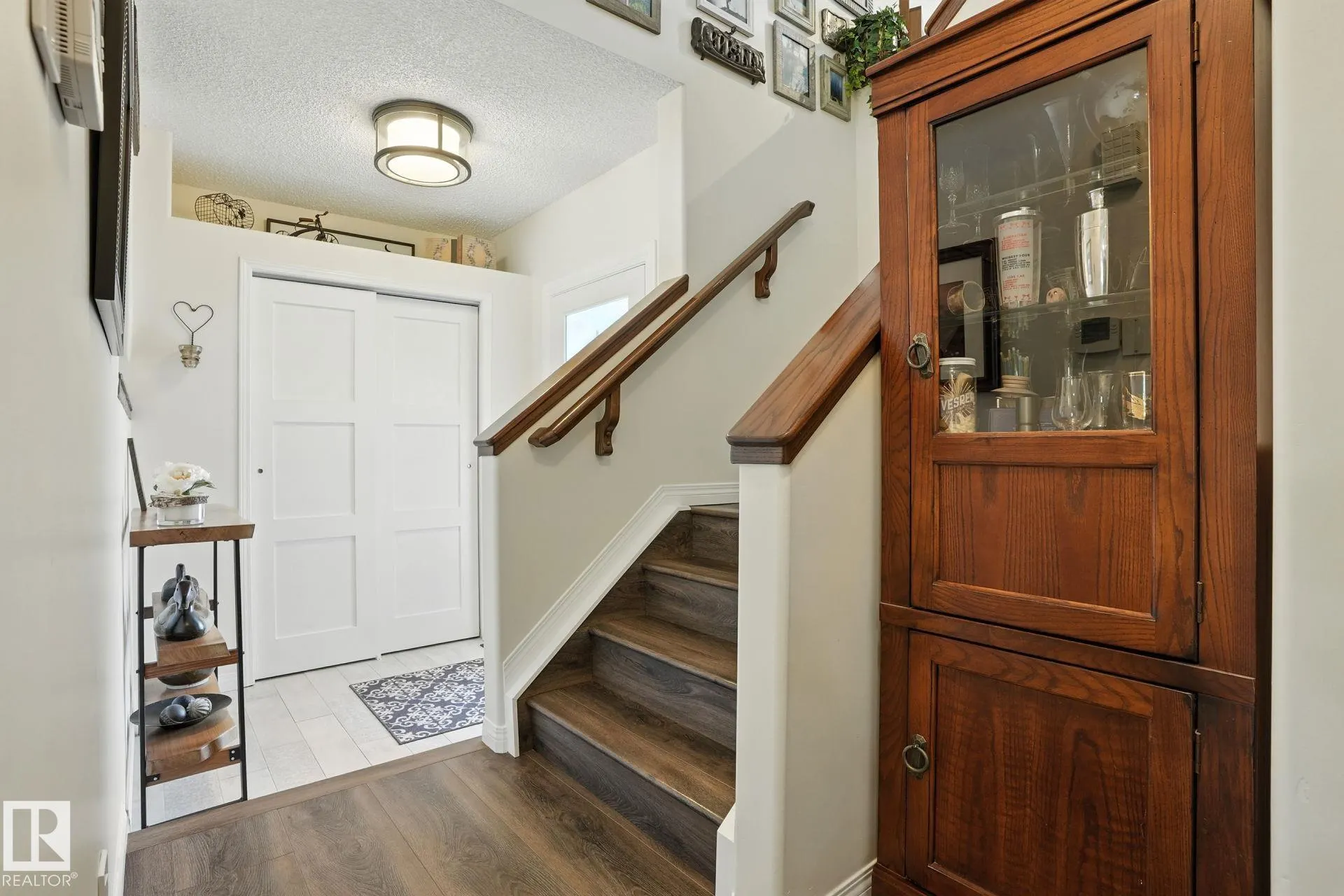 53 CREEKSIDE Way