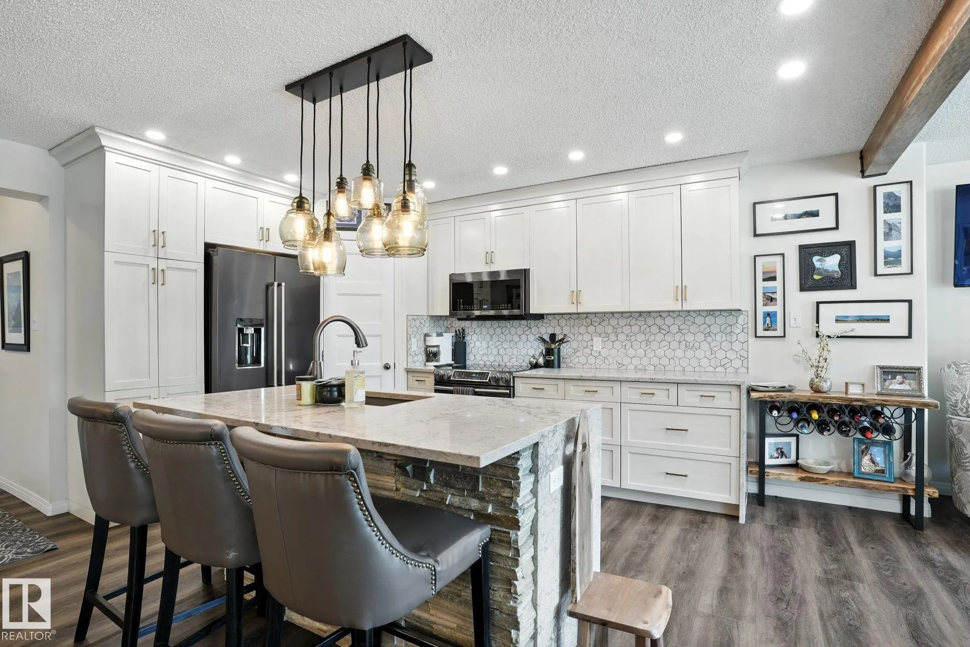 53 CREEKSIDE Way