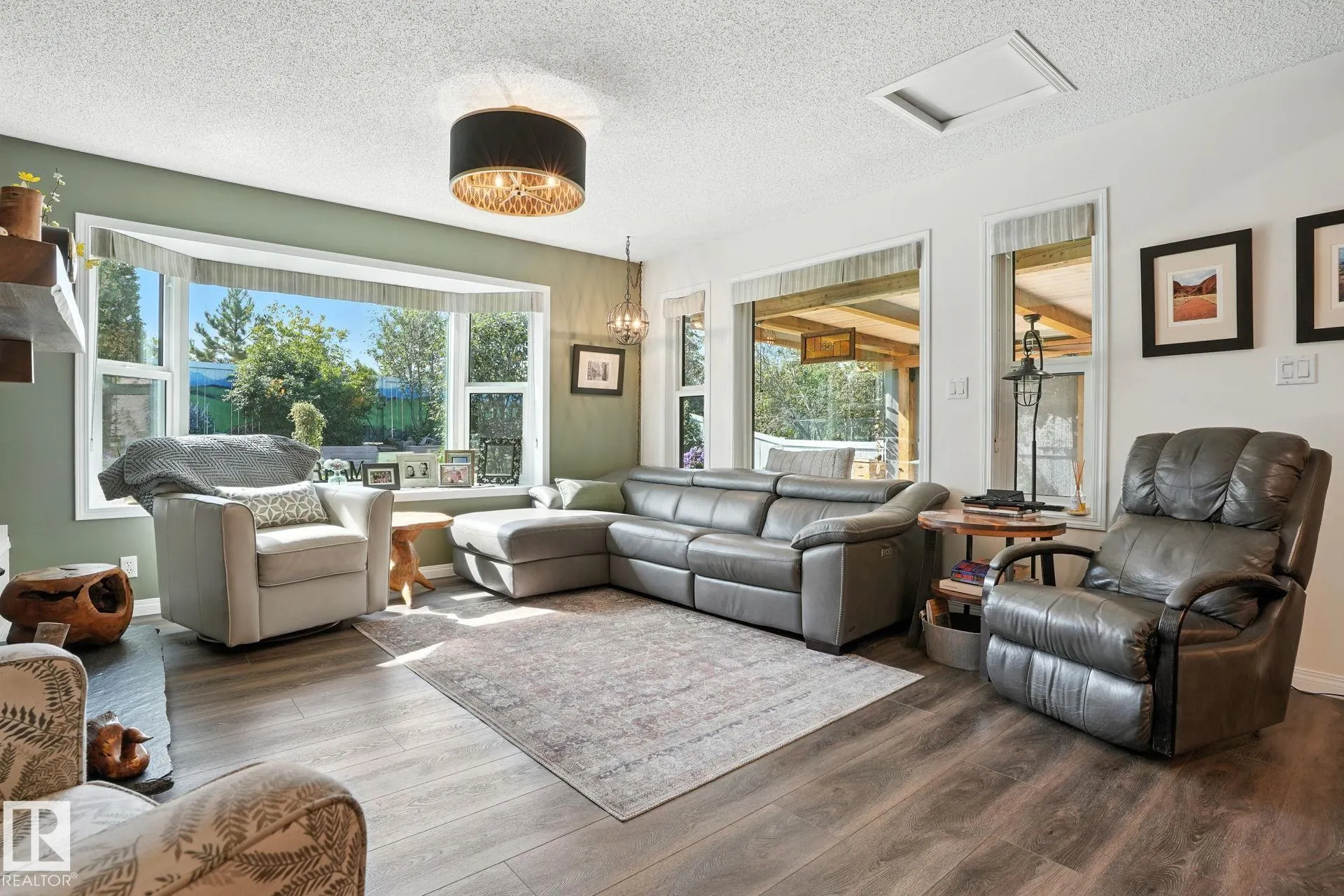 53 CREEKSIDE Way