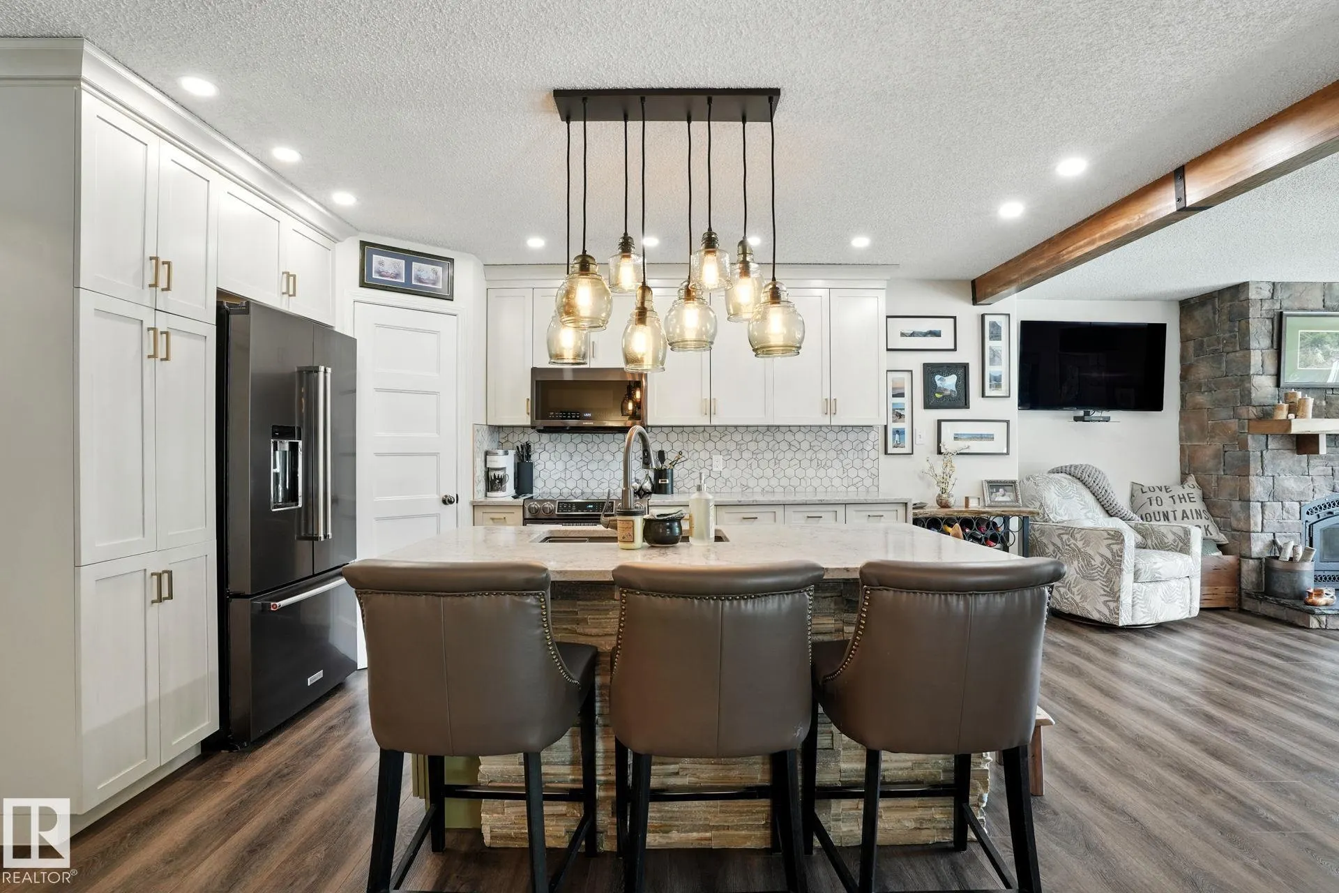 53 CREEKSIDE Way