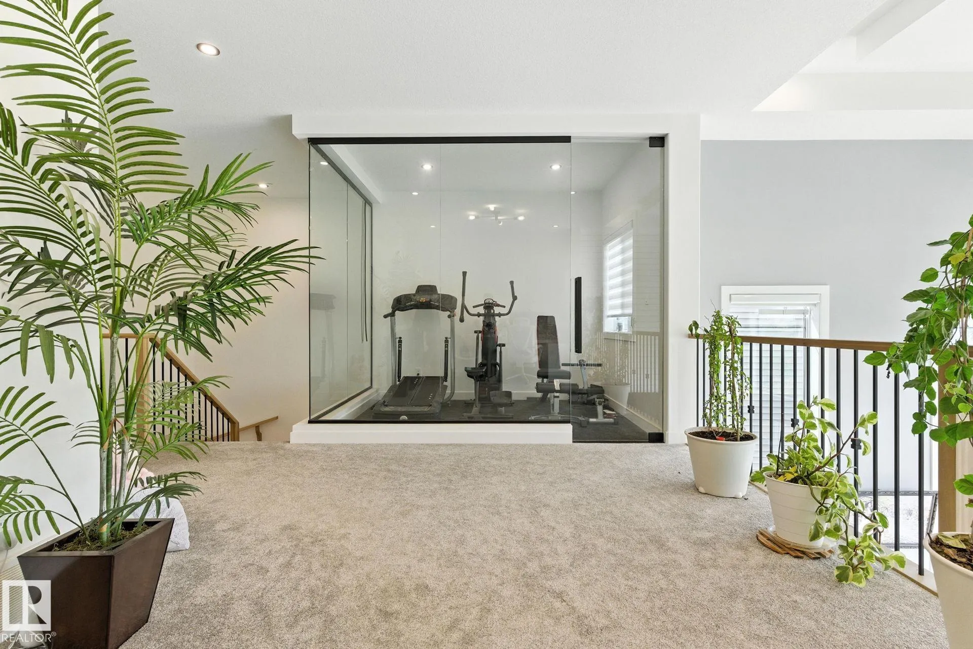 1048 GOLDFINCH Way