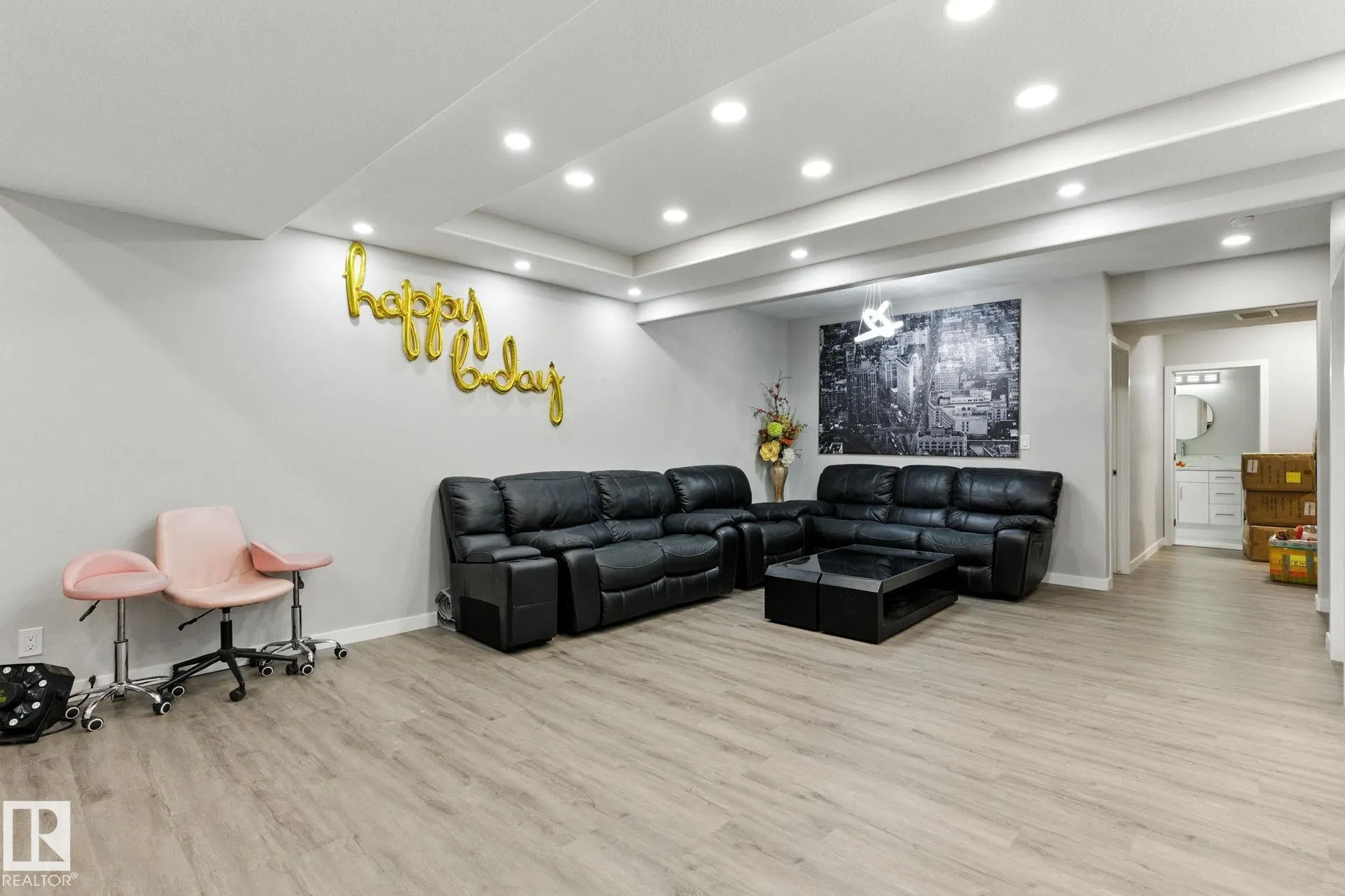 1048 GOLDFINCH Way