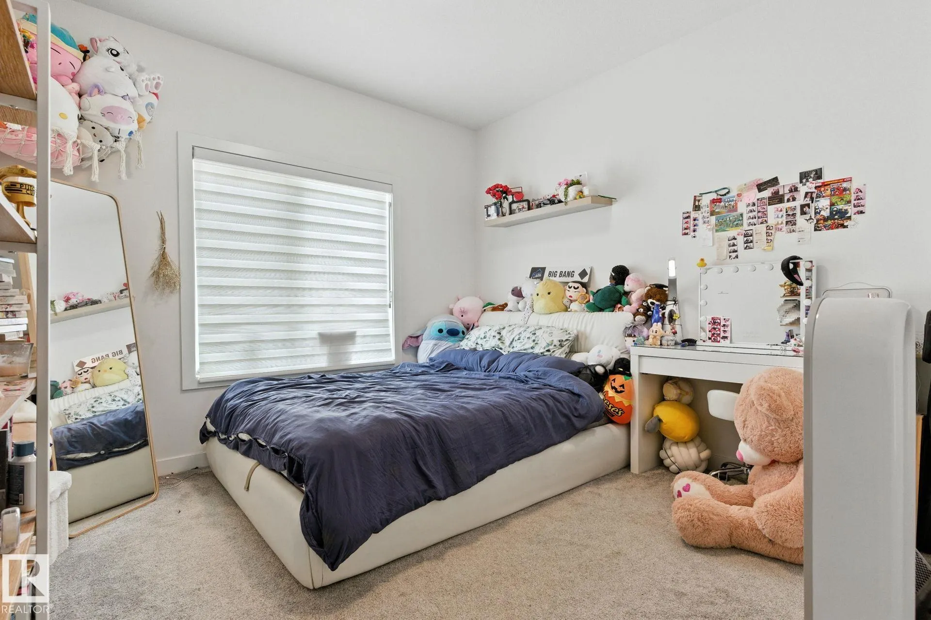 1048 GOLDFINCH Way