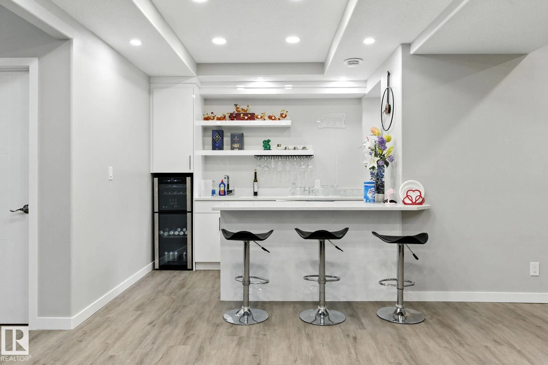 1048 GOLDFINCH Way
