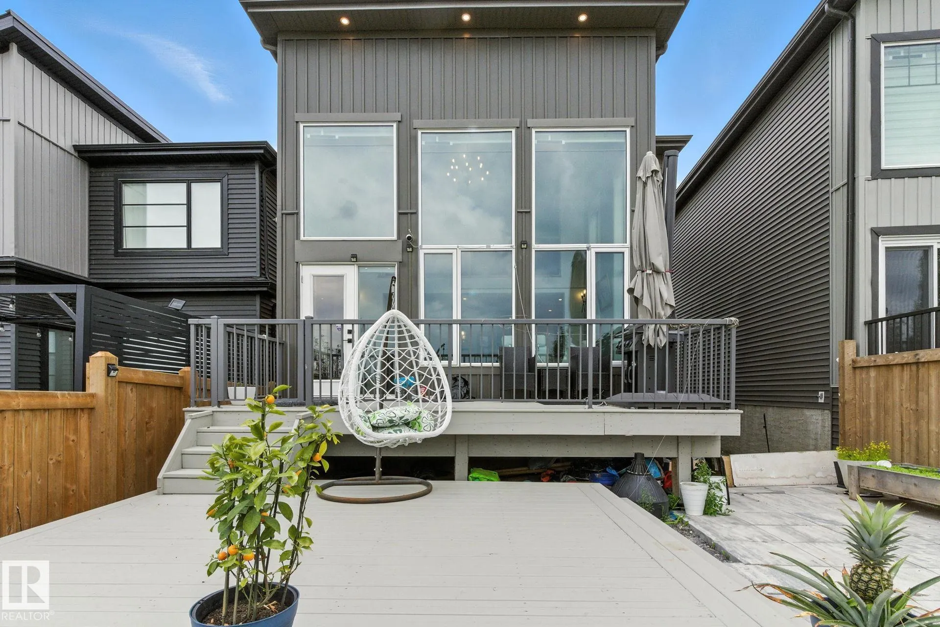 1048 GOLDFINCH Way