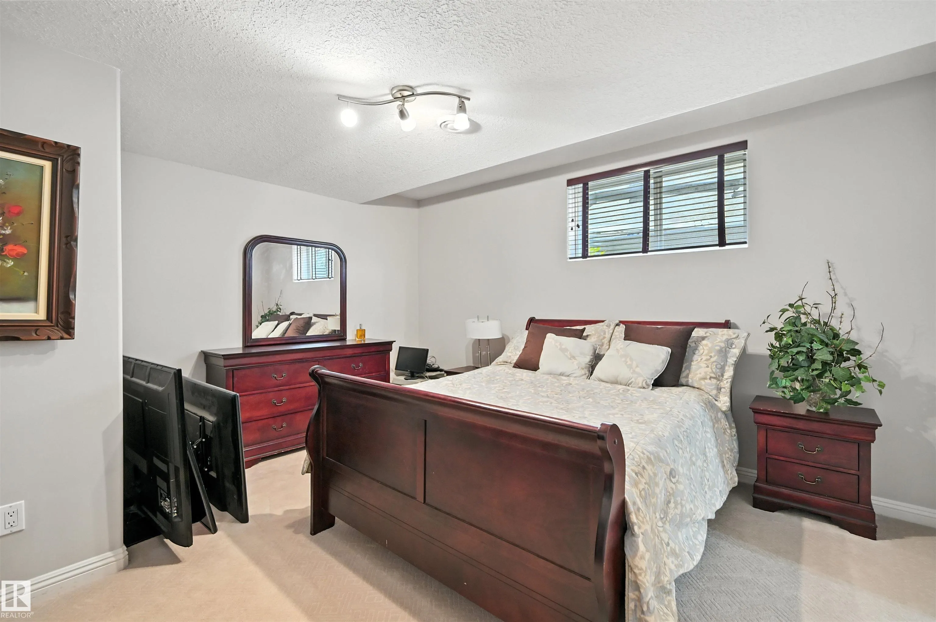 2423 TEGLER Green