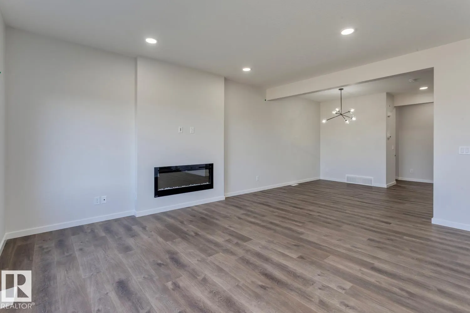 8 Chartres Close