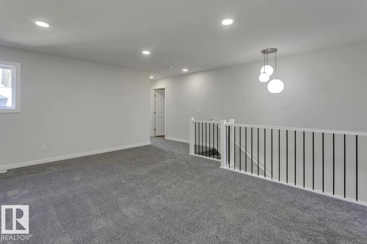 8 Chartres Close
