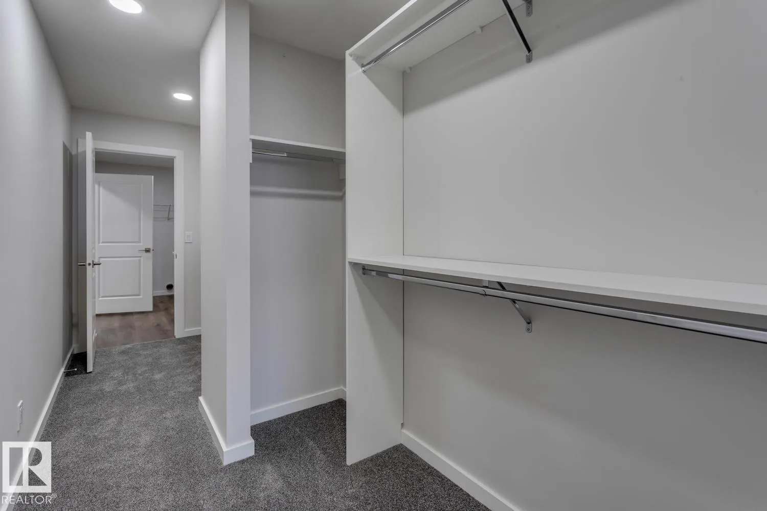 8 Chartres Close