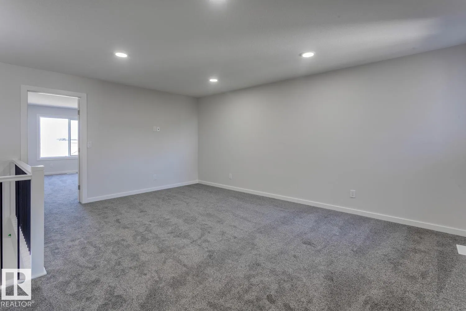 8 Chartres Close