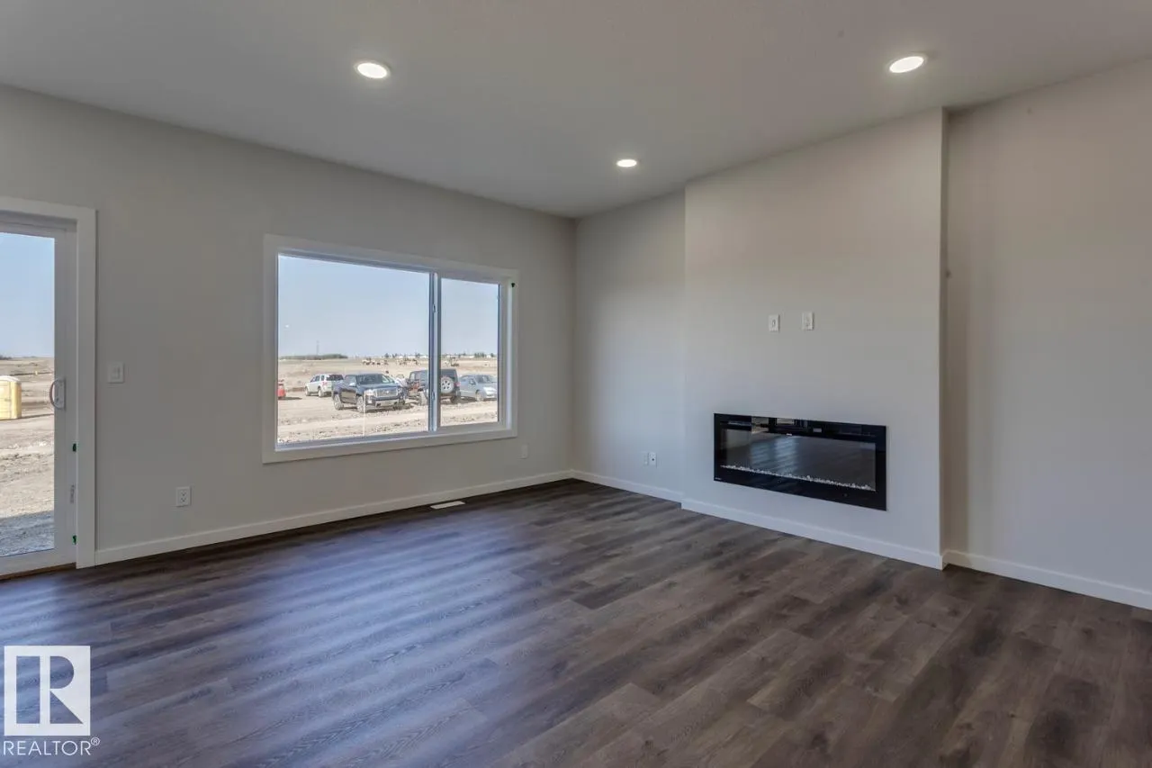 8 Chartres Close