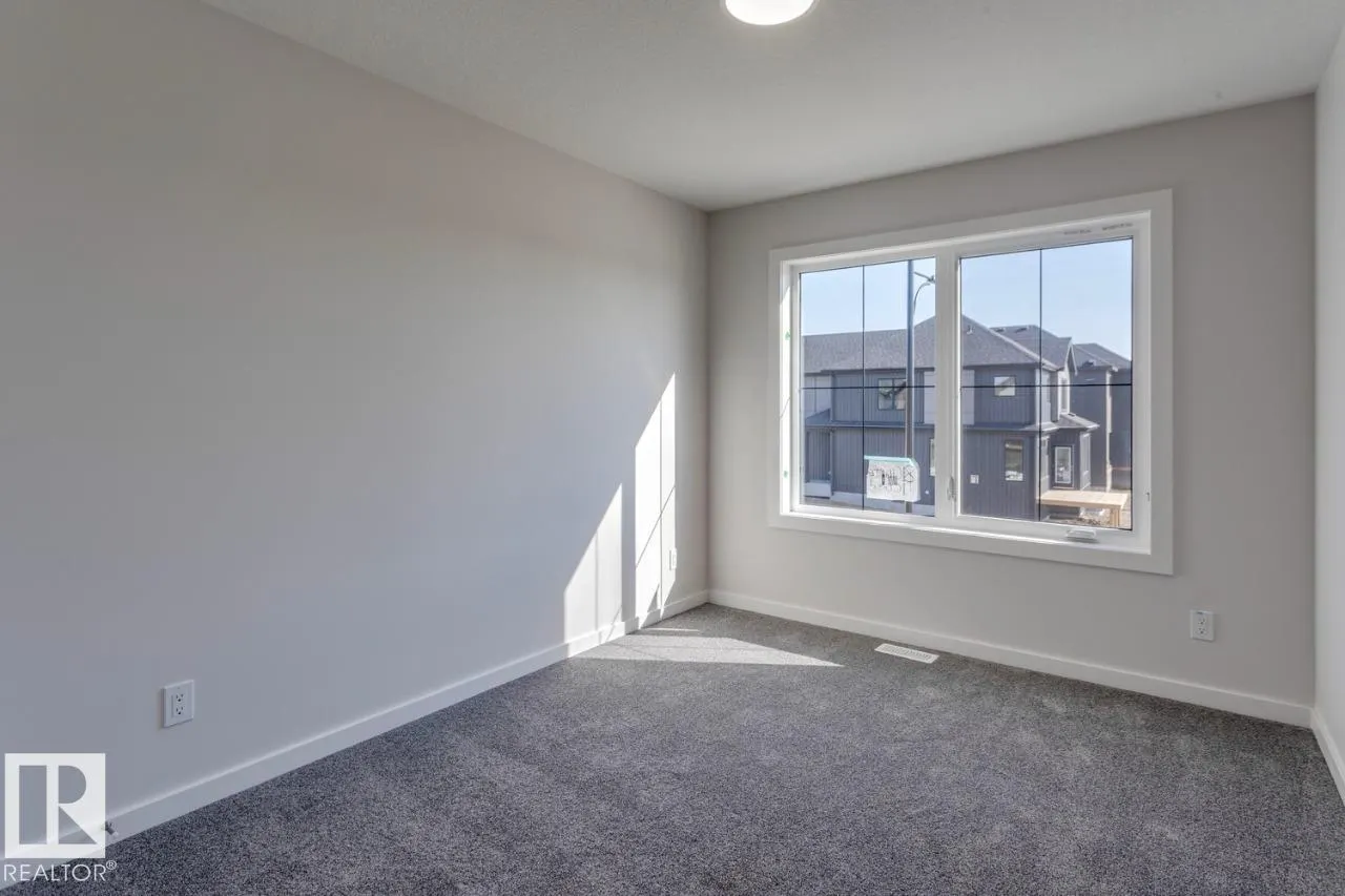 8 Chartres Close