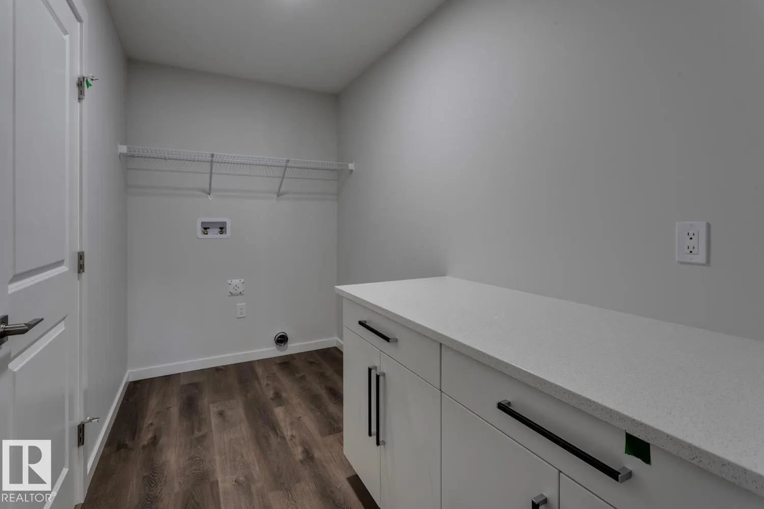 8 Chartres Close