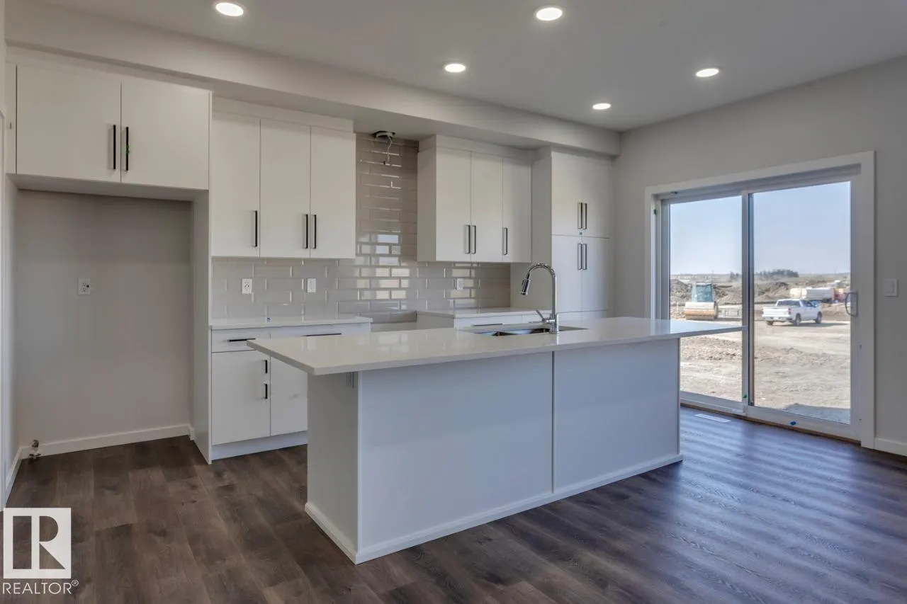 8 Chartres Close