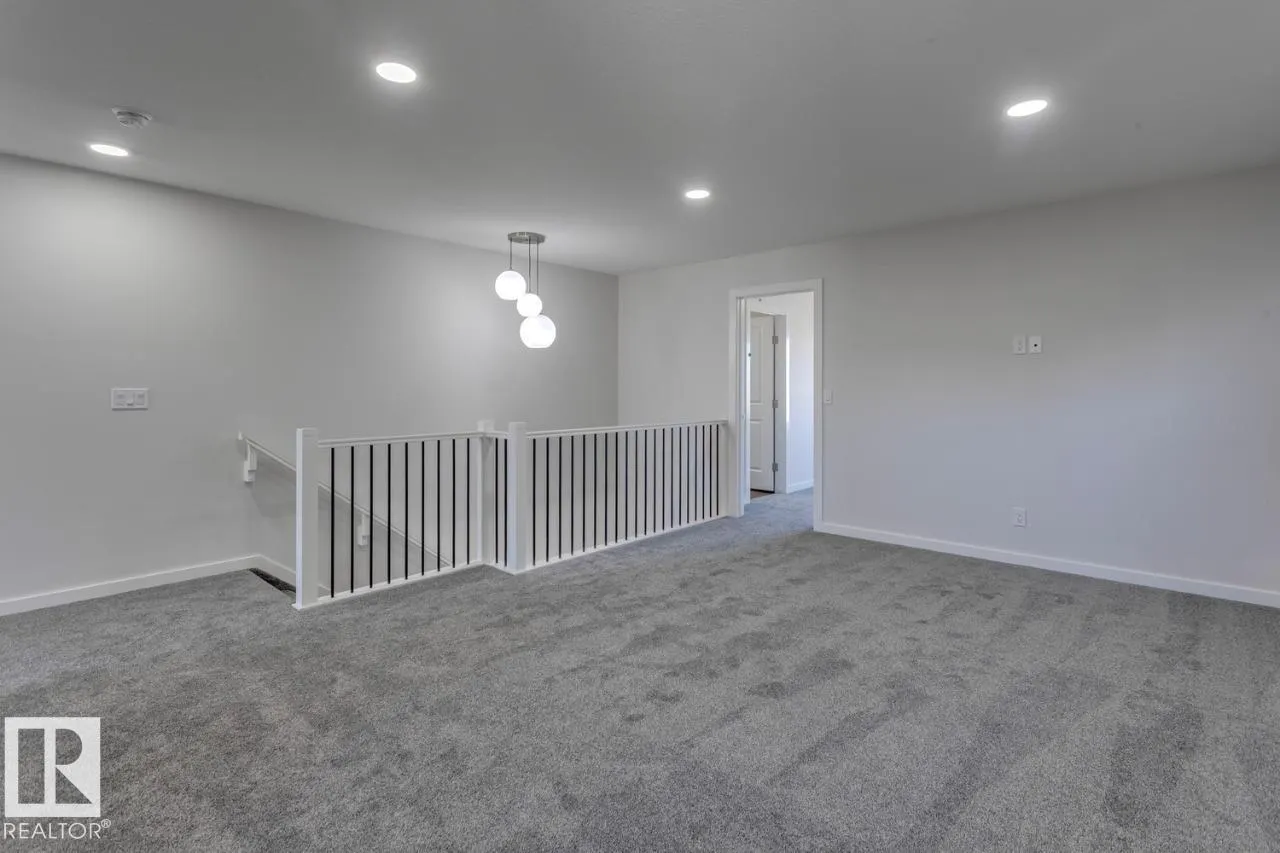 8 Chartres Close