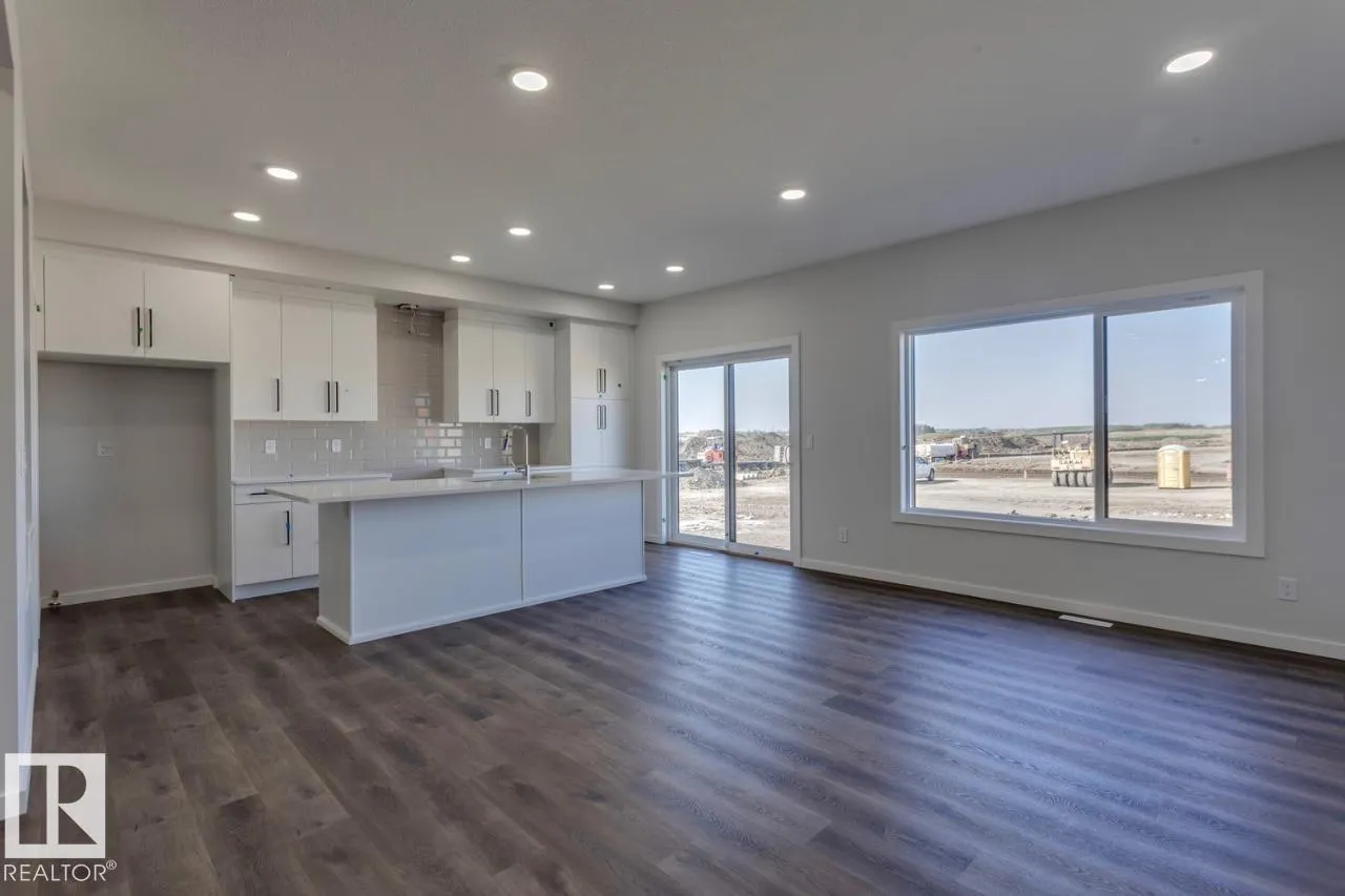 8 Chartres Close