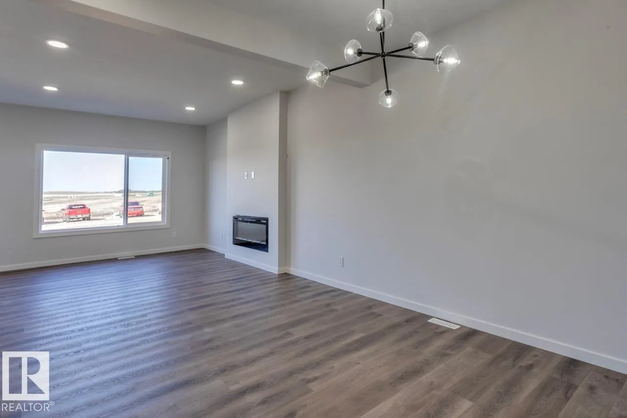 8 Chartres Close