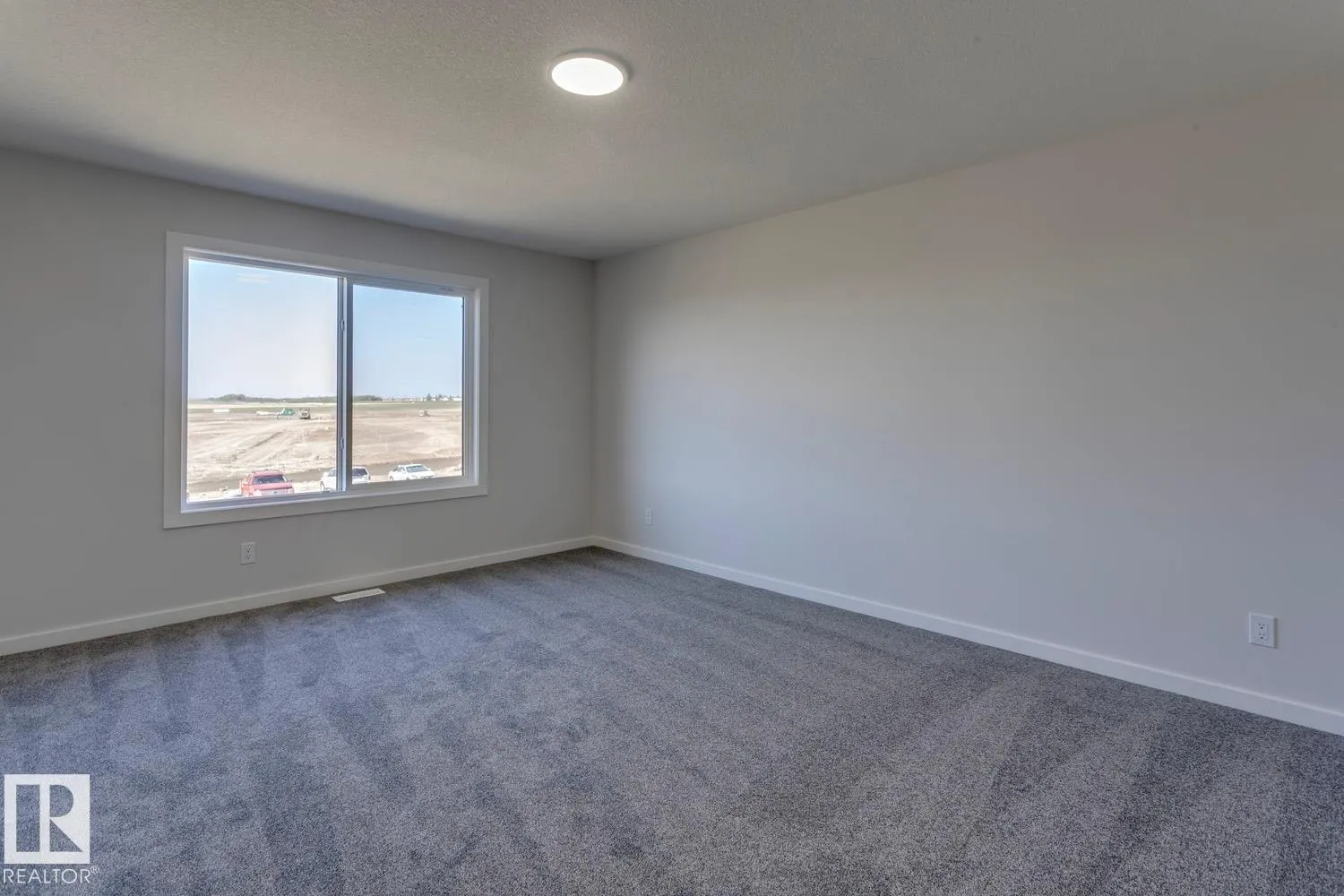 8 Chartres Close