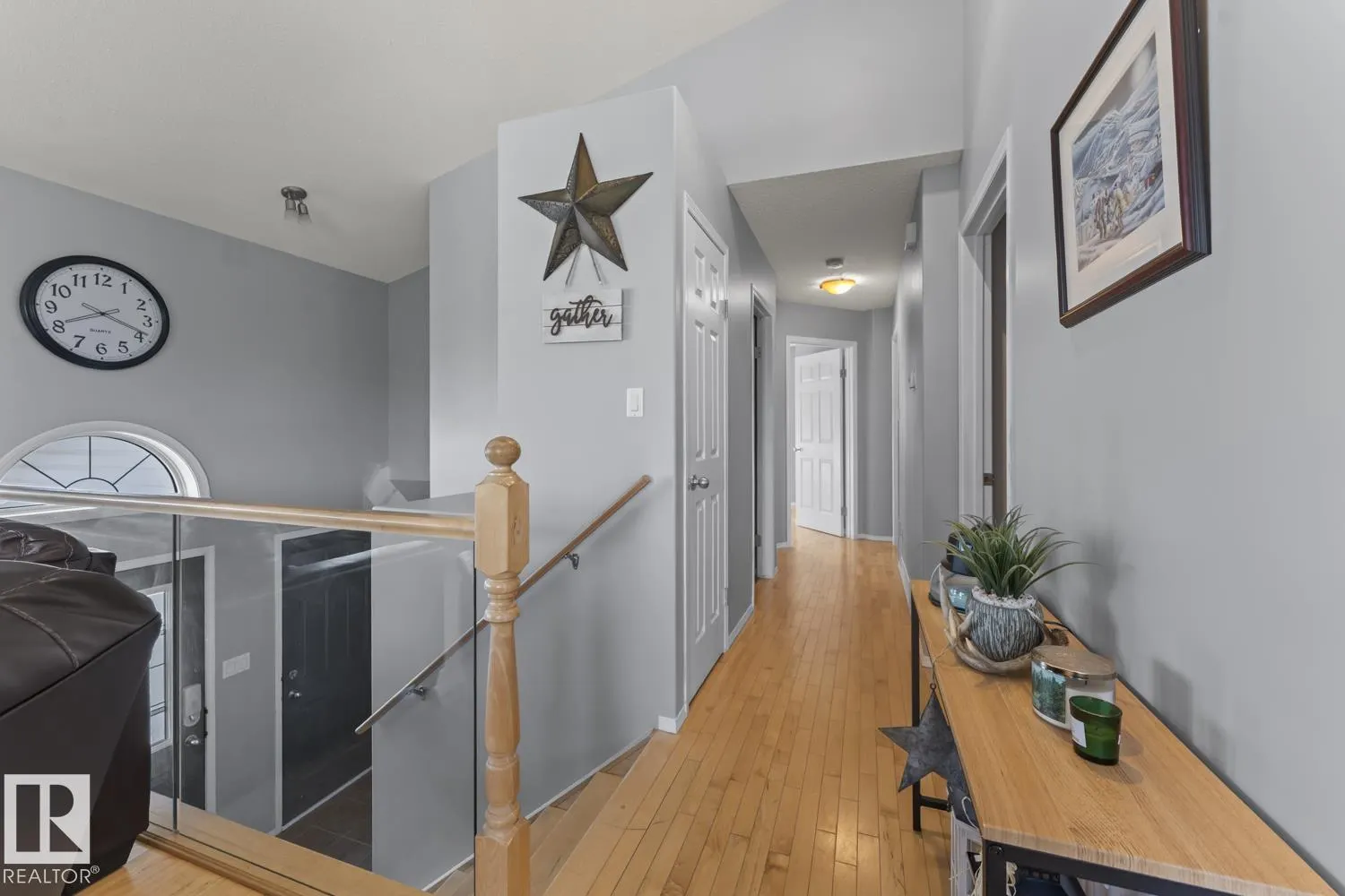 1403 Lakeridge Close