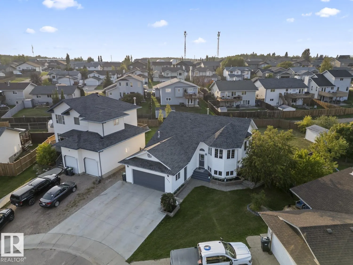 1403 Lakeridge Close