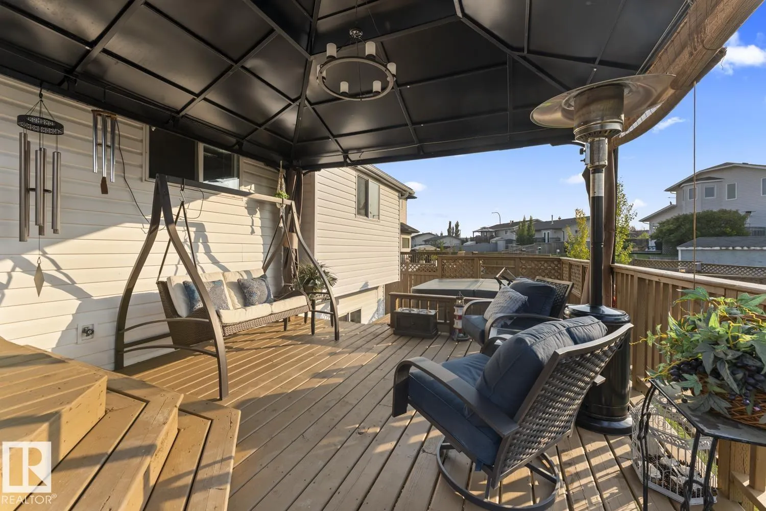 1403 Lakeridge Close