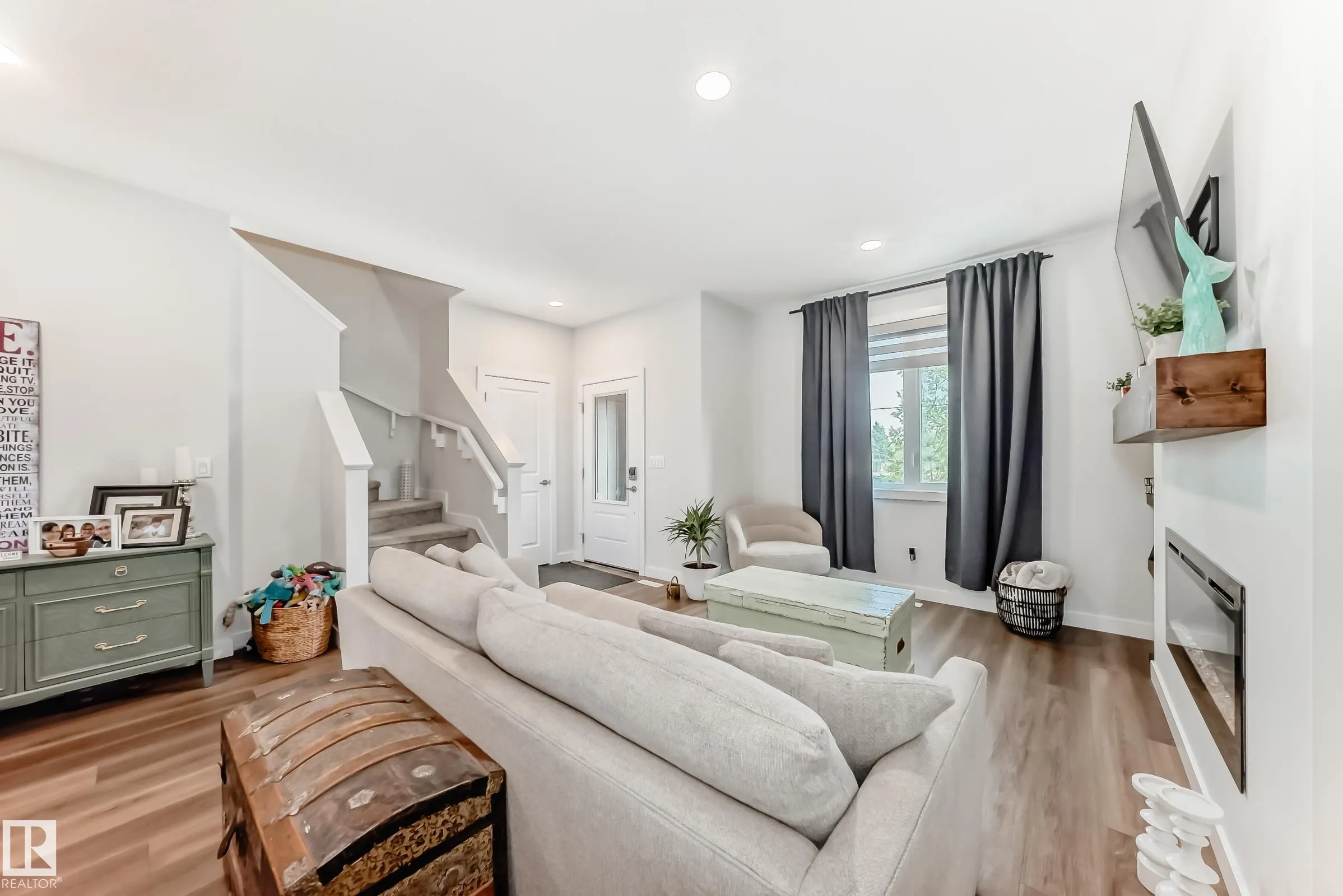 433 Pioneer Road
