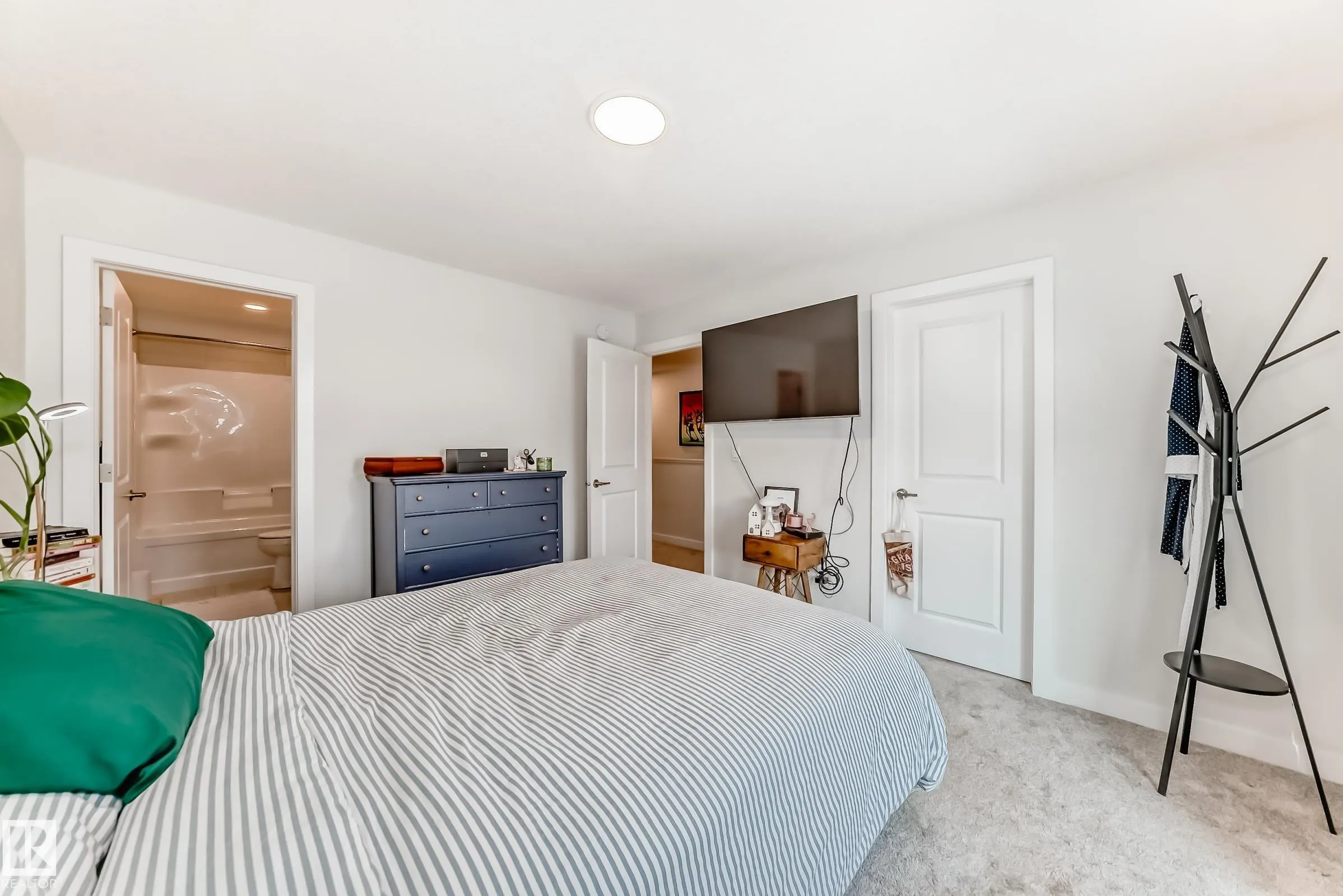 433 Pioneer Road
