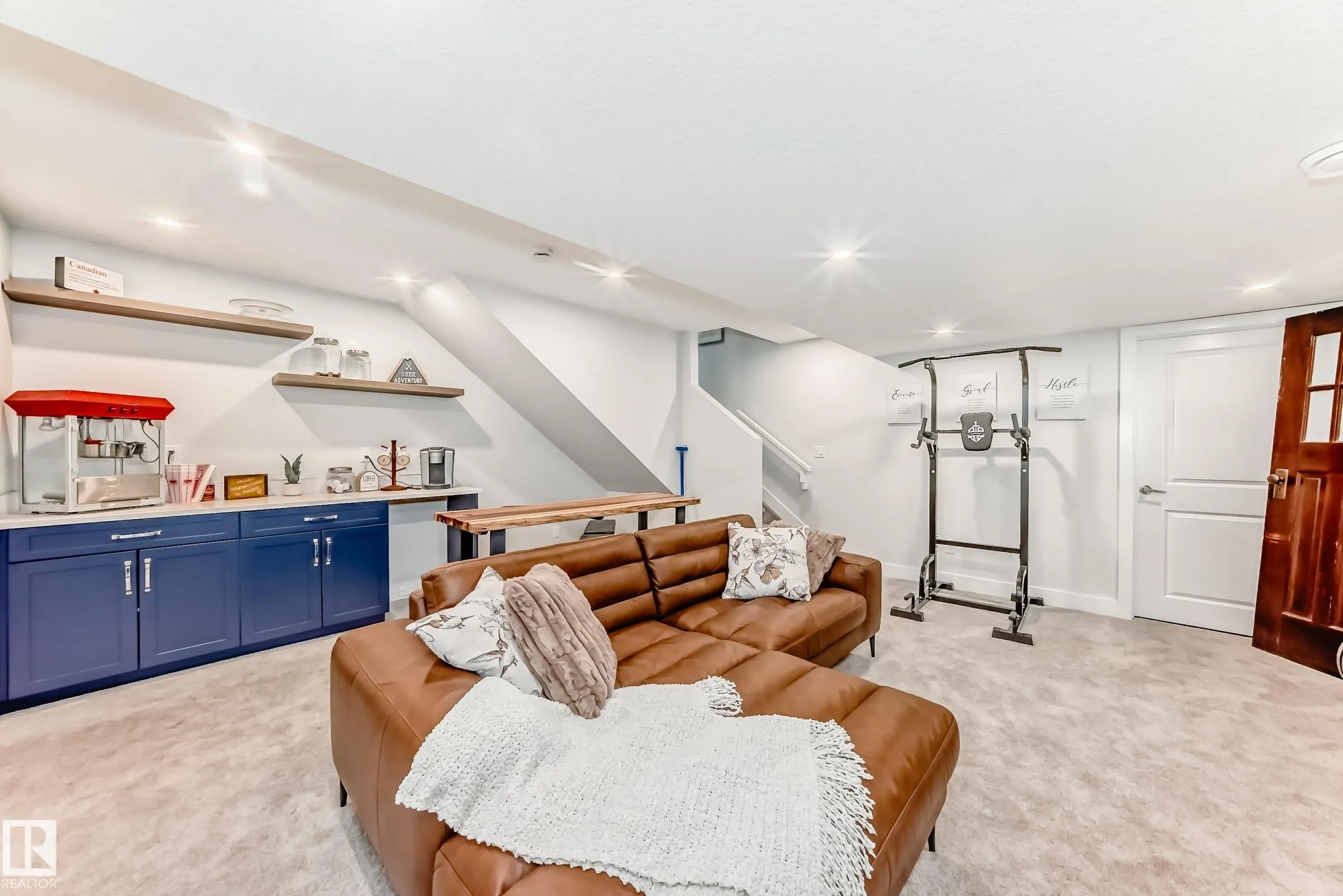 433 Pioneer Road