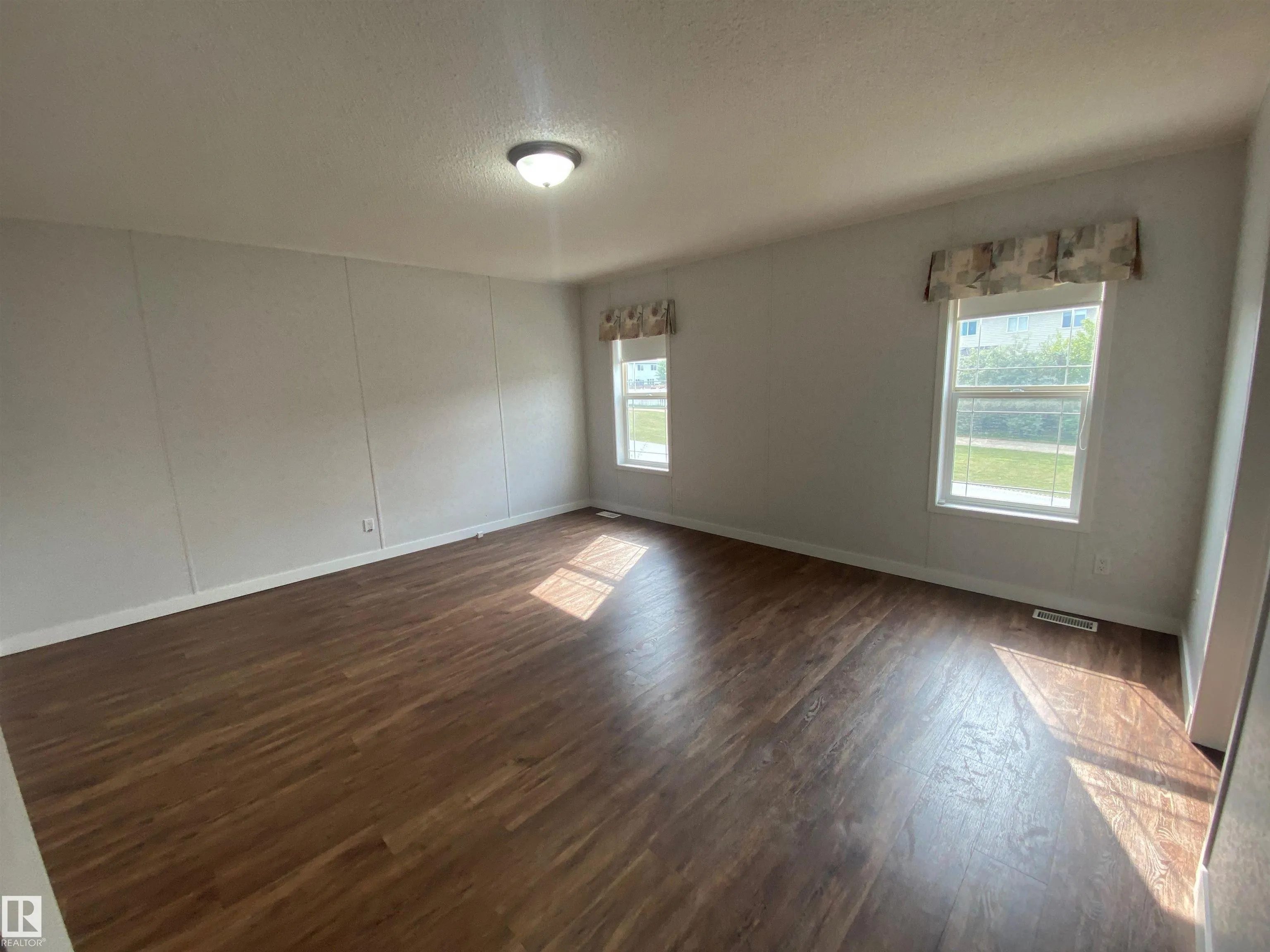 50 GRAYWOOD Cove