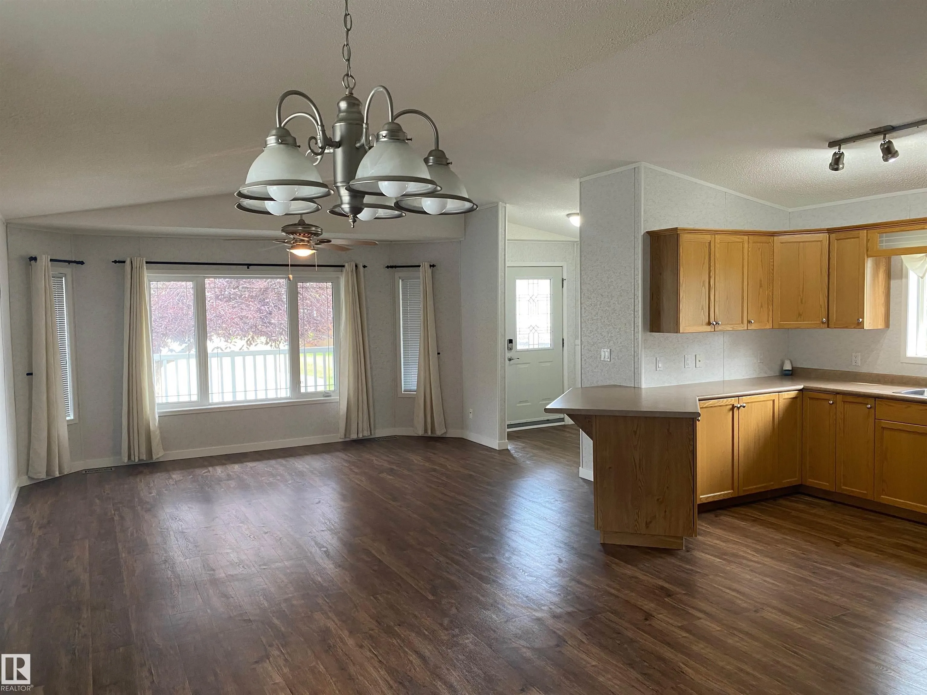 50 GRAYWOOD Cove
