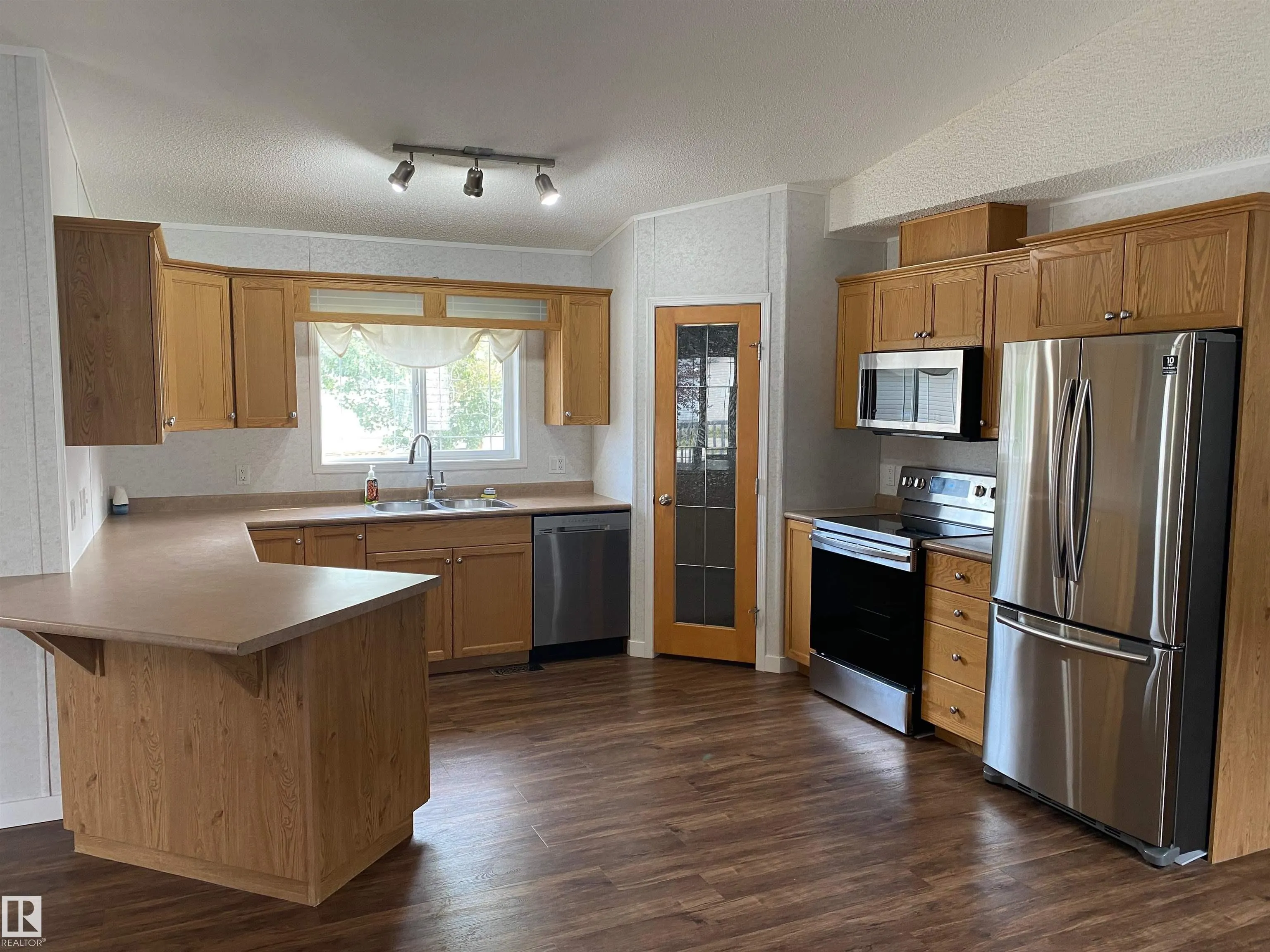 50 GRAYWOOD Cove