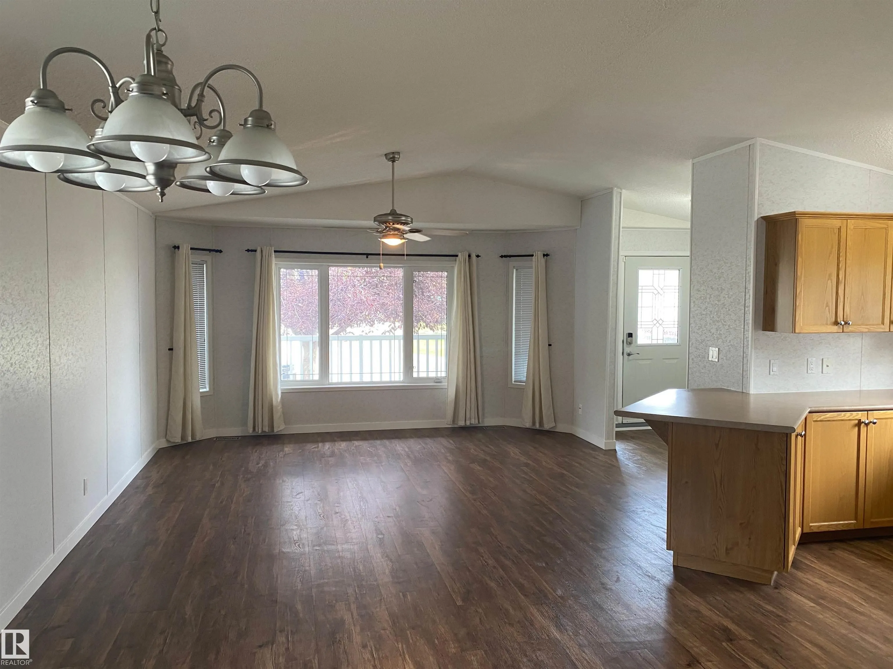50 GRAYWOOD Cove