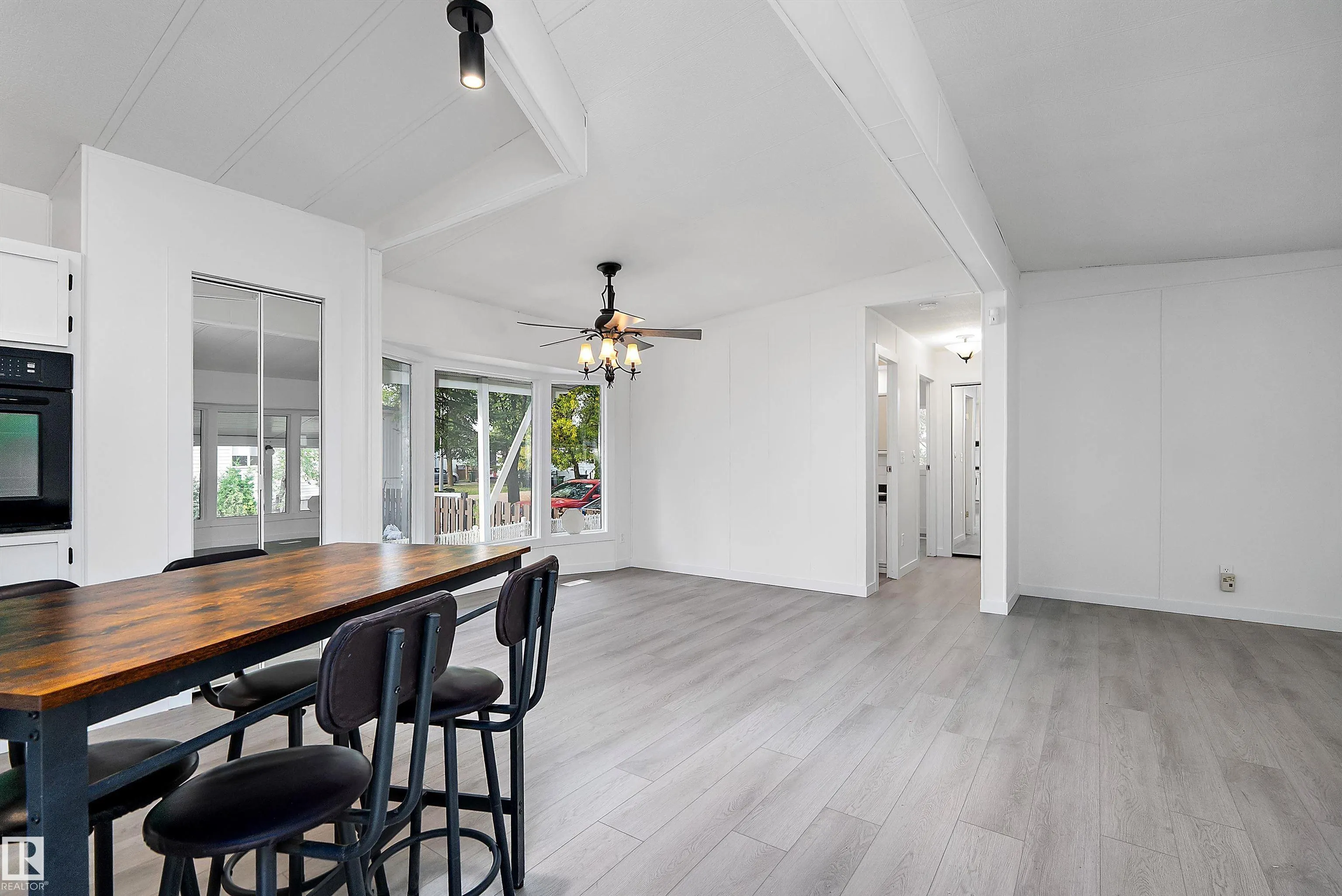 95 Ridgeway Drive