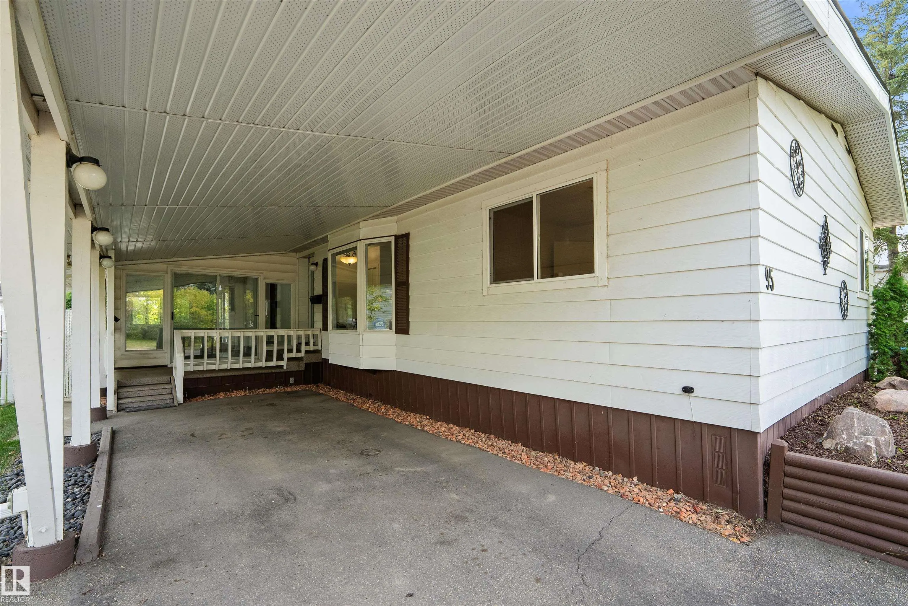 95 Ridgeway Drive