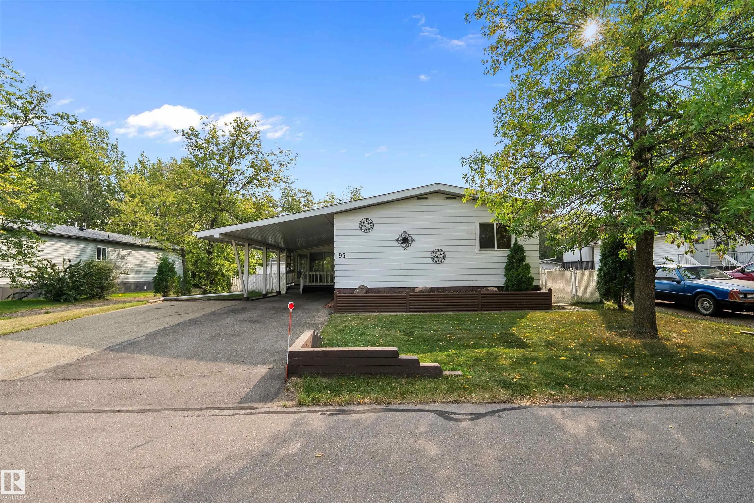 95 Ridgeway Drive