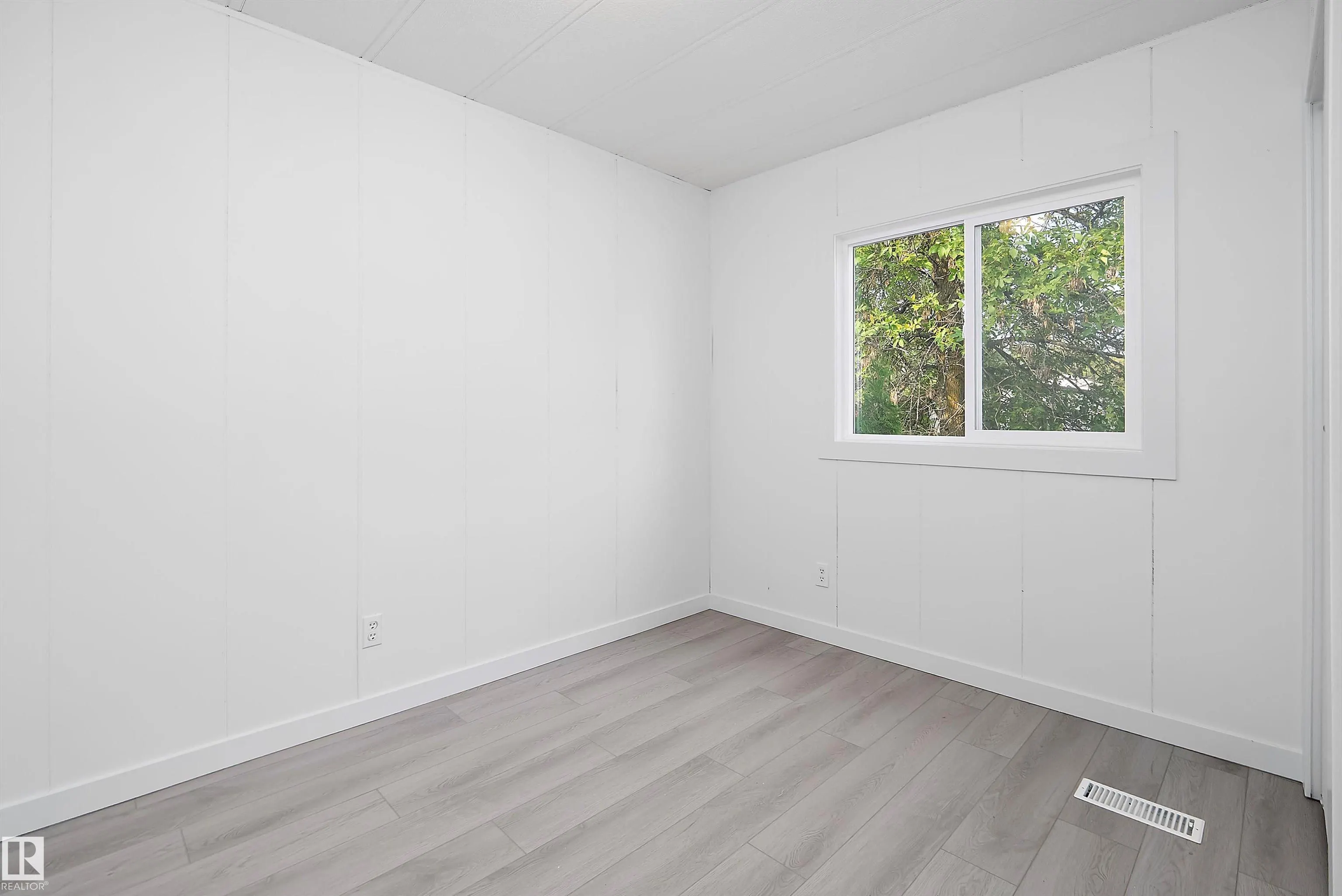 95 Ridgeway Drive