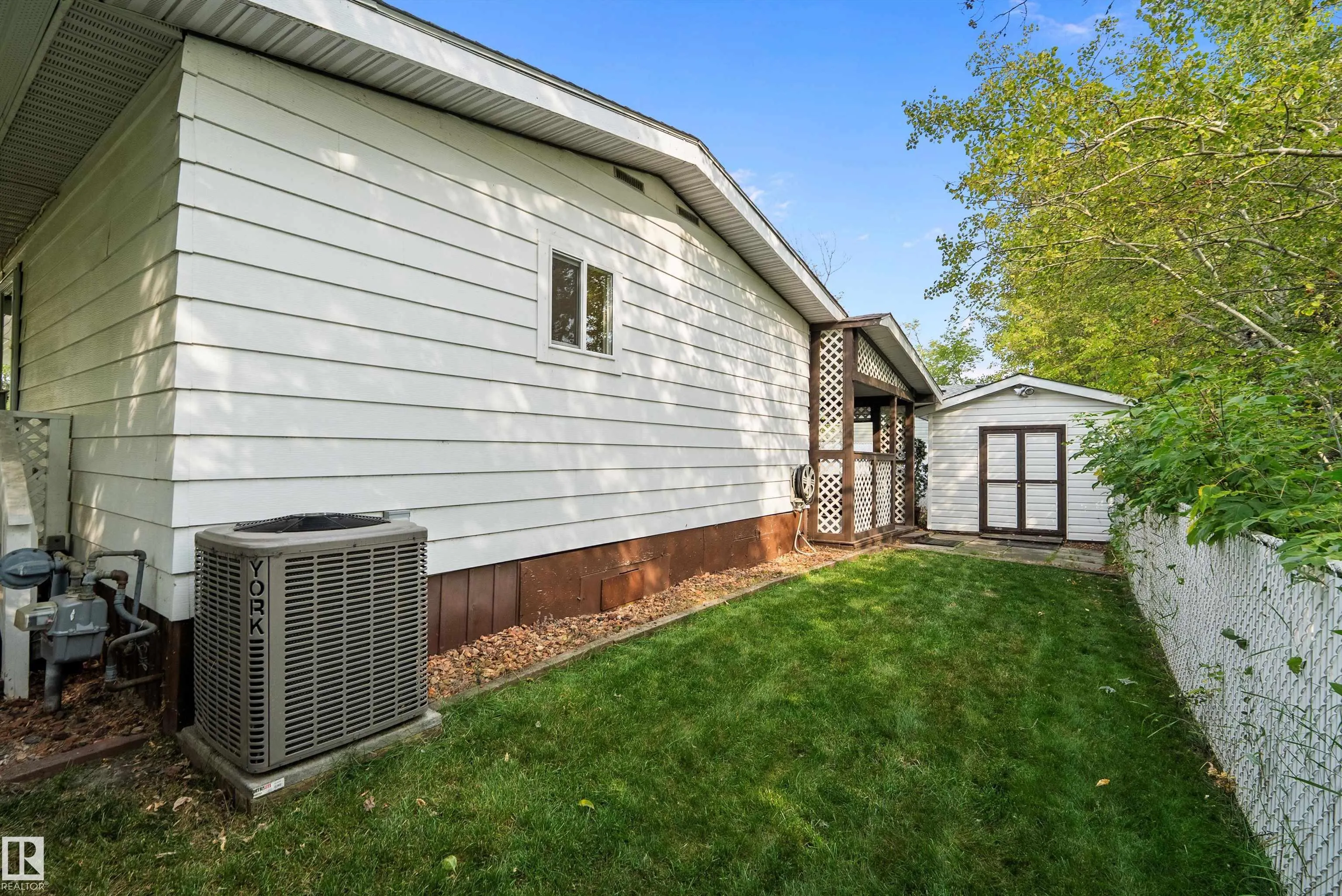 95 Ridgeway Drive
