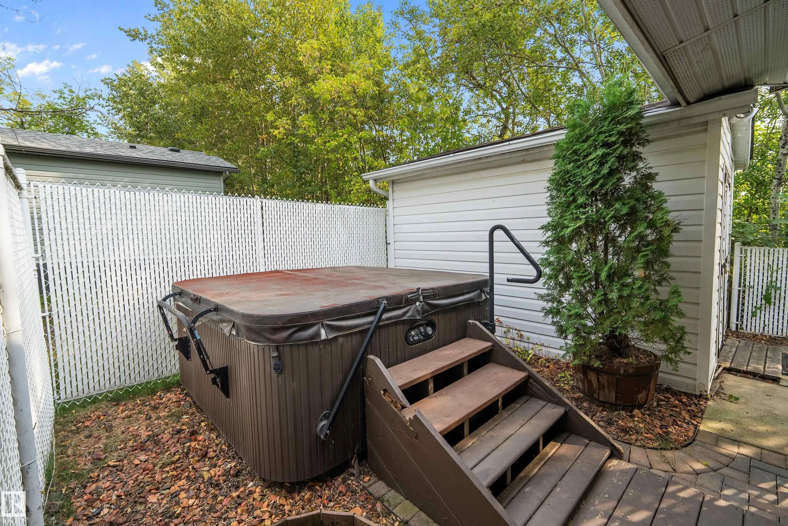 95 Ridgeway Drive