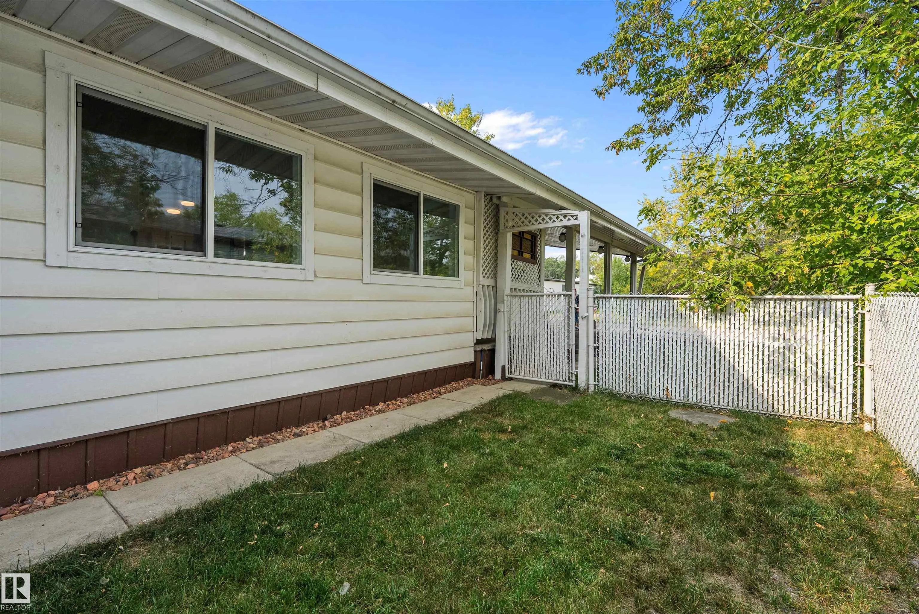 95 Ridgeway Drive