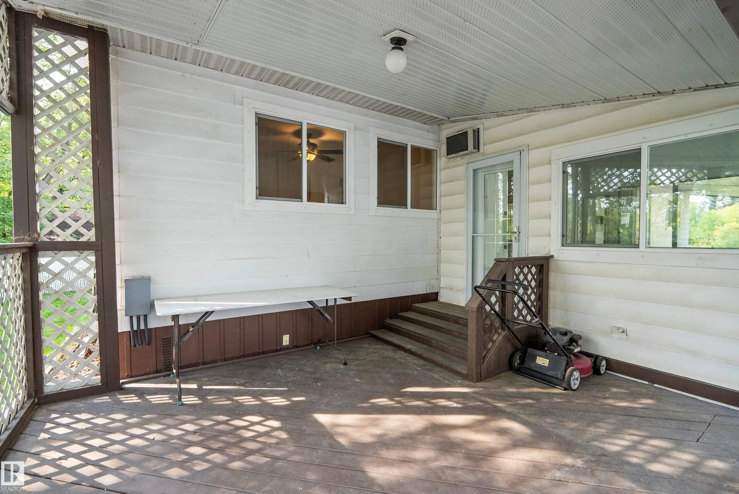 95 Ridgeway Drive