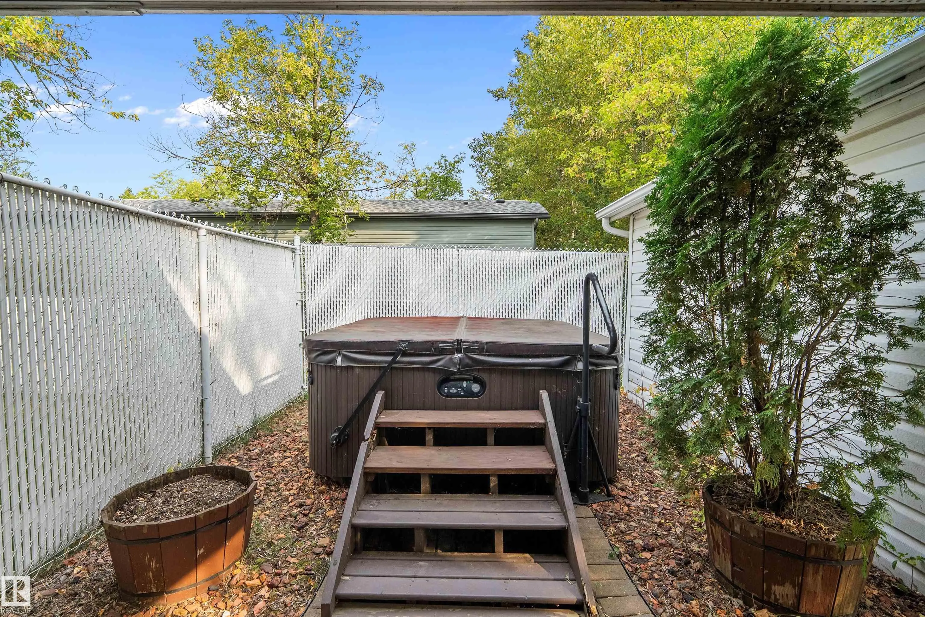 95 Ridgeway Drive