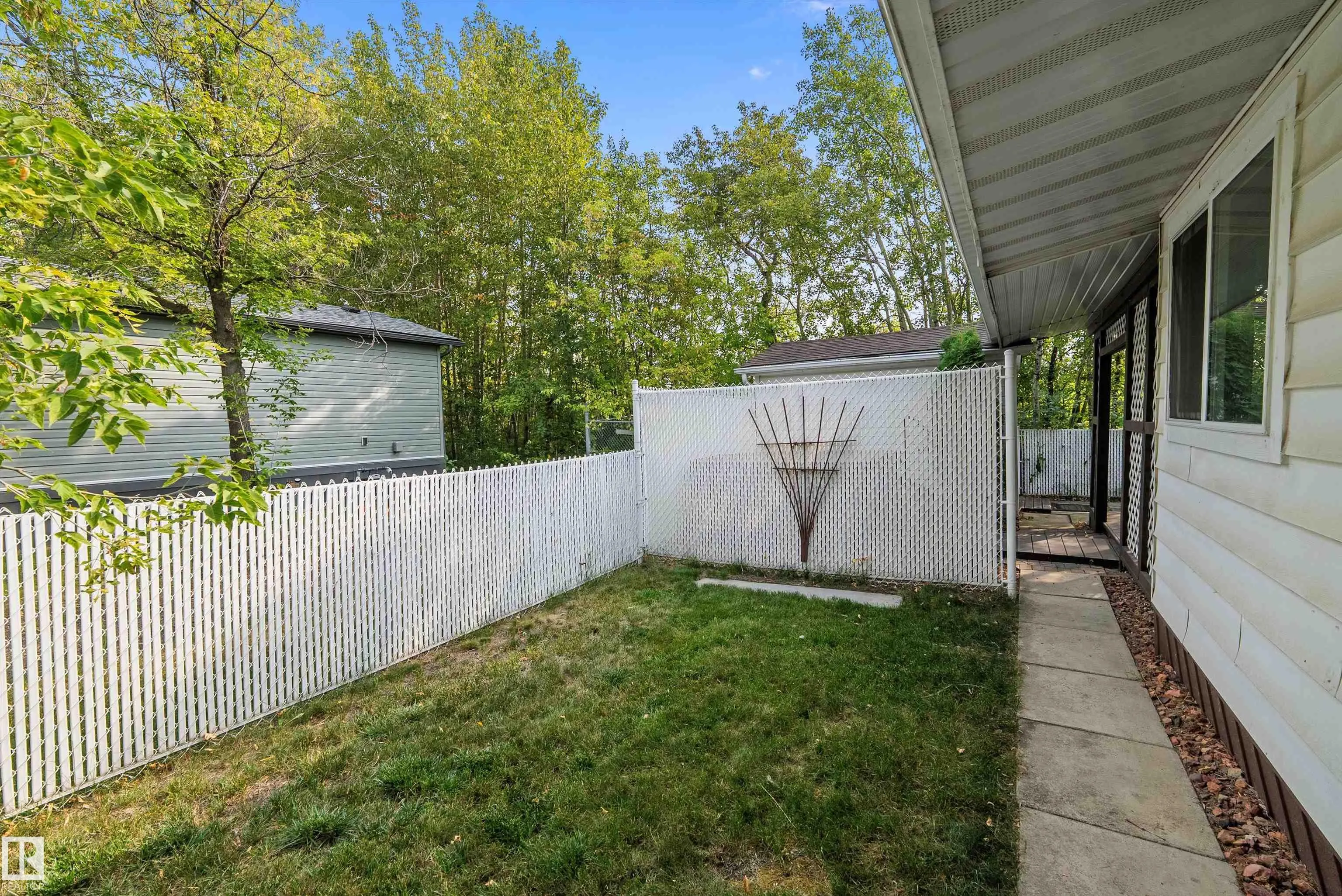 95 Ridgeway Drive
