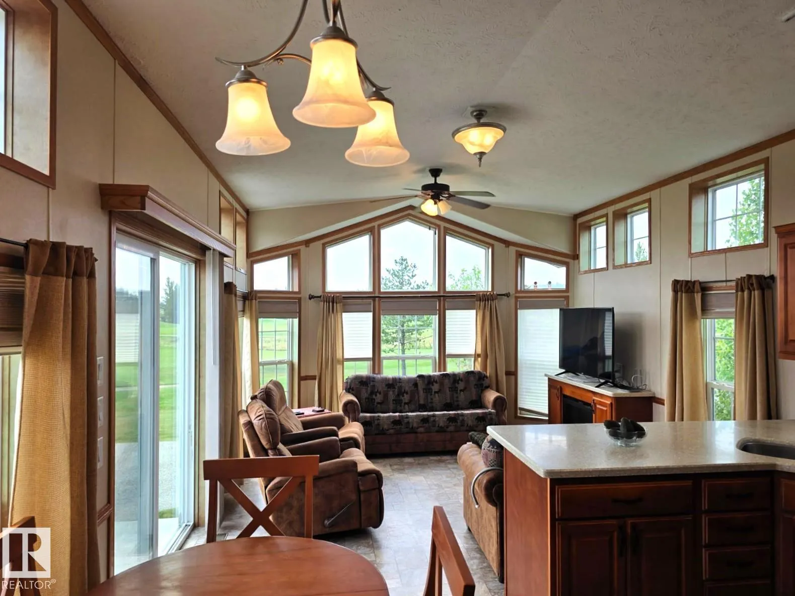 225 53126 Range Road 70
