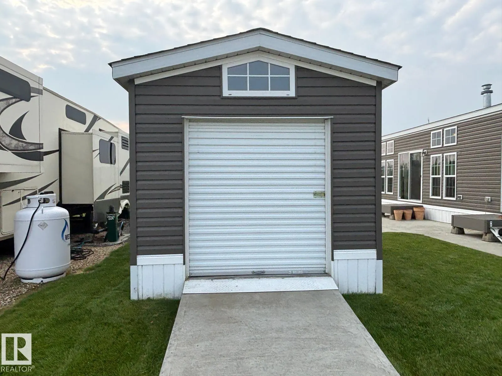 225 53126 Range Road 70